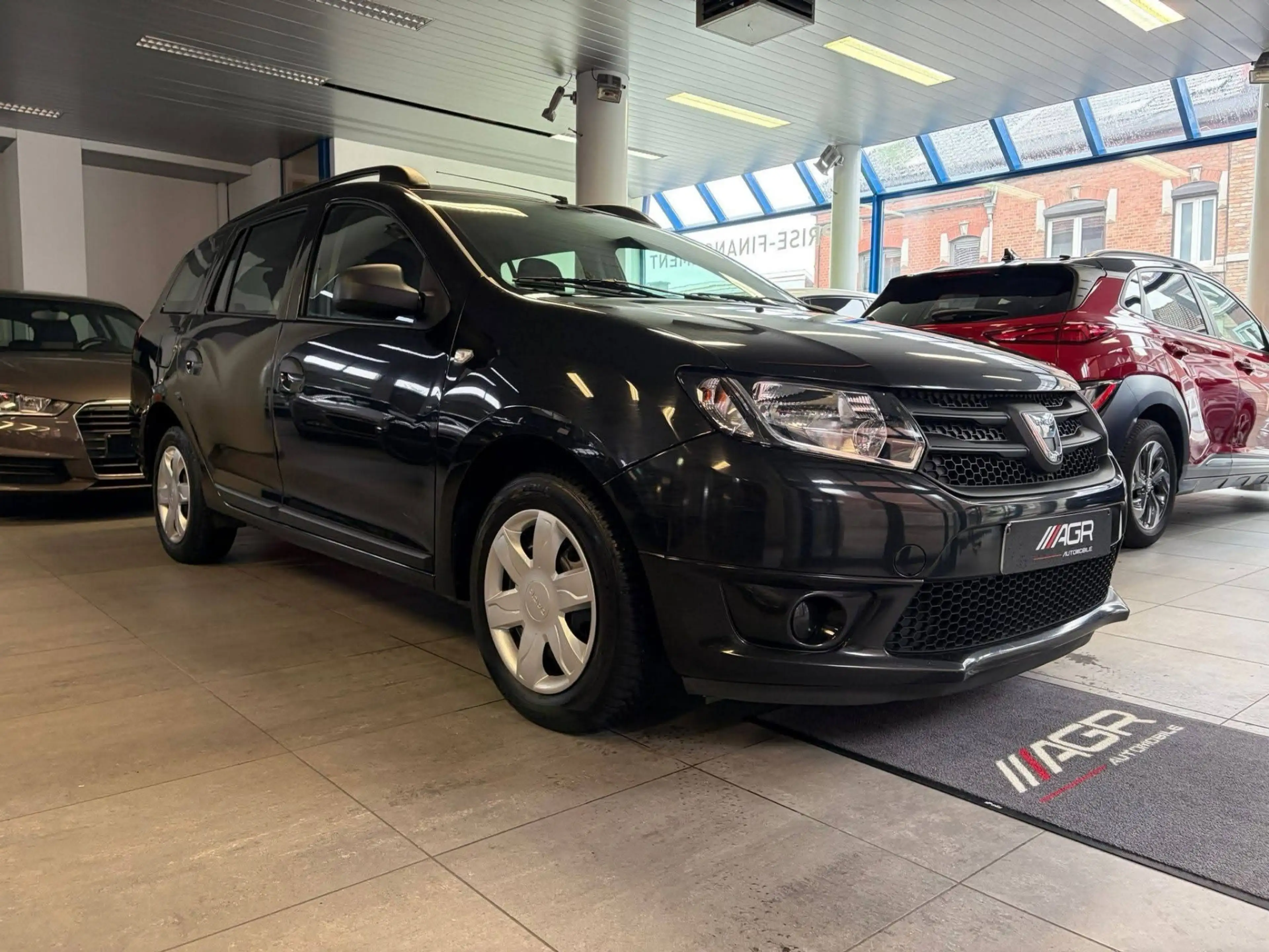 Dacia Logan GARANTIE/BELLE ETAT/DISPONIBLE DIRECTEMENT — photo 12