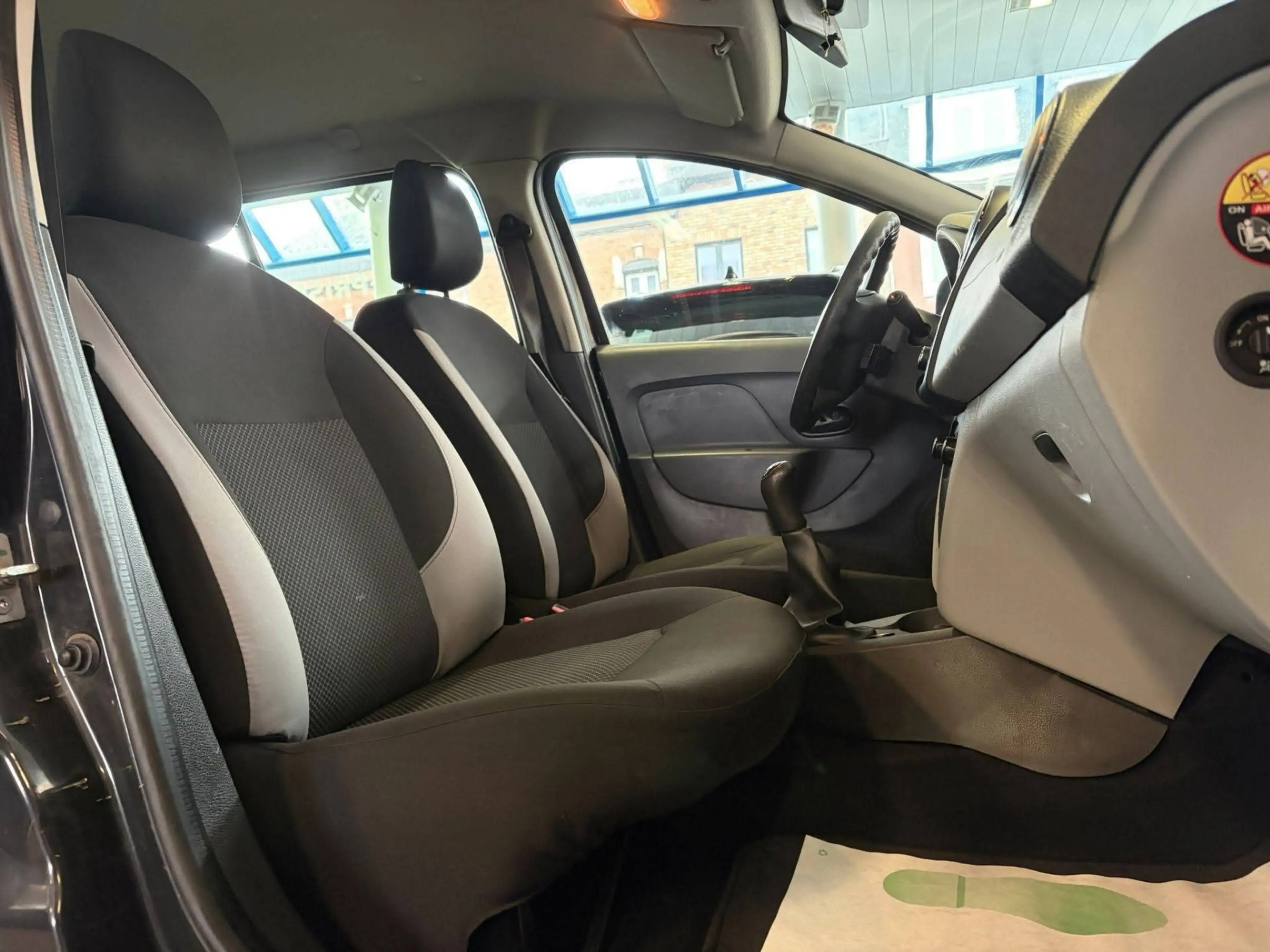 Dacia Logan GARANTIE/BELLE ETAT/DISPONIBLE DIRECTEMENT — photo 8