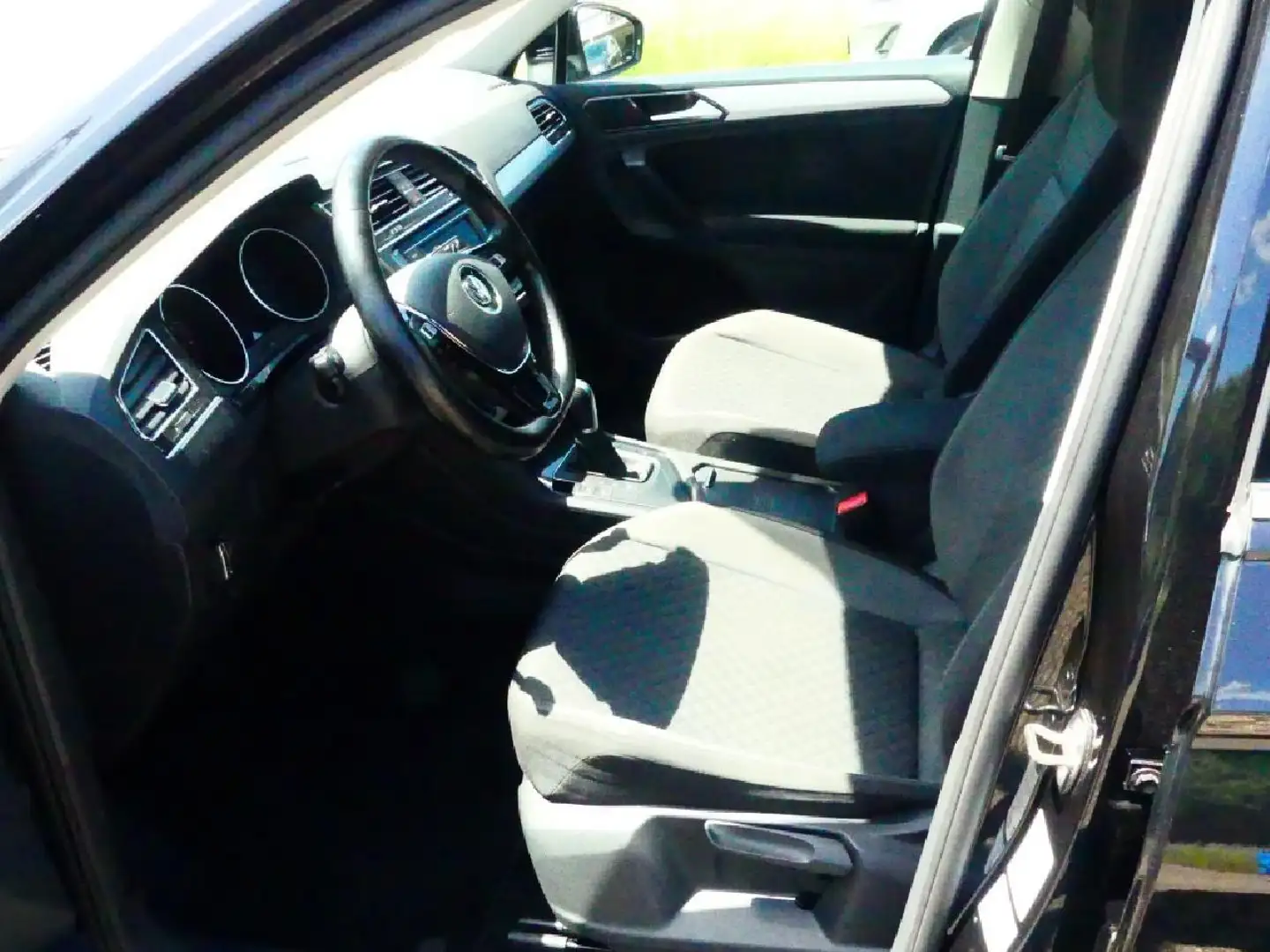 Volkswagen Tiguan Comfortline AKH schwenkbar elektr. Heckklappe Negro - 2