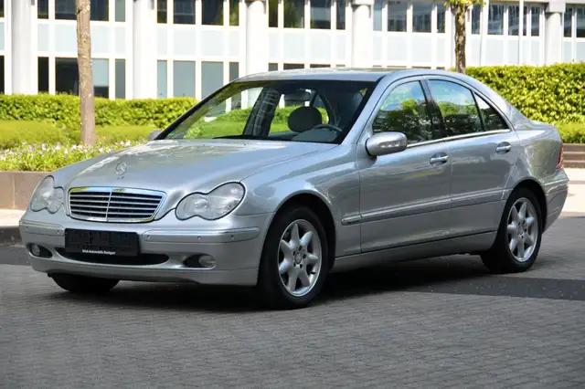 Mercedes-Benz C 320 Elegance| LEDER| KLIMAAUT.| PDC|SZH|GEPFL.