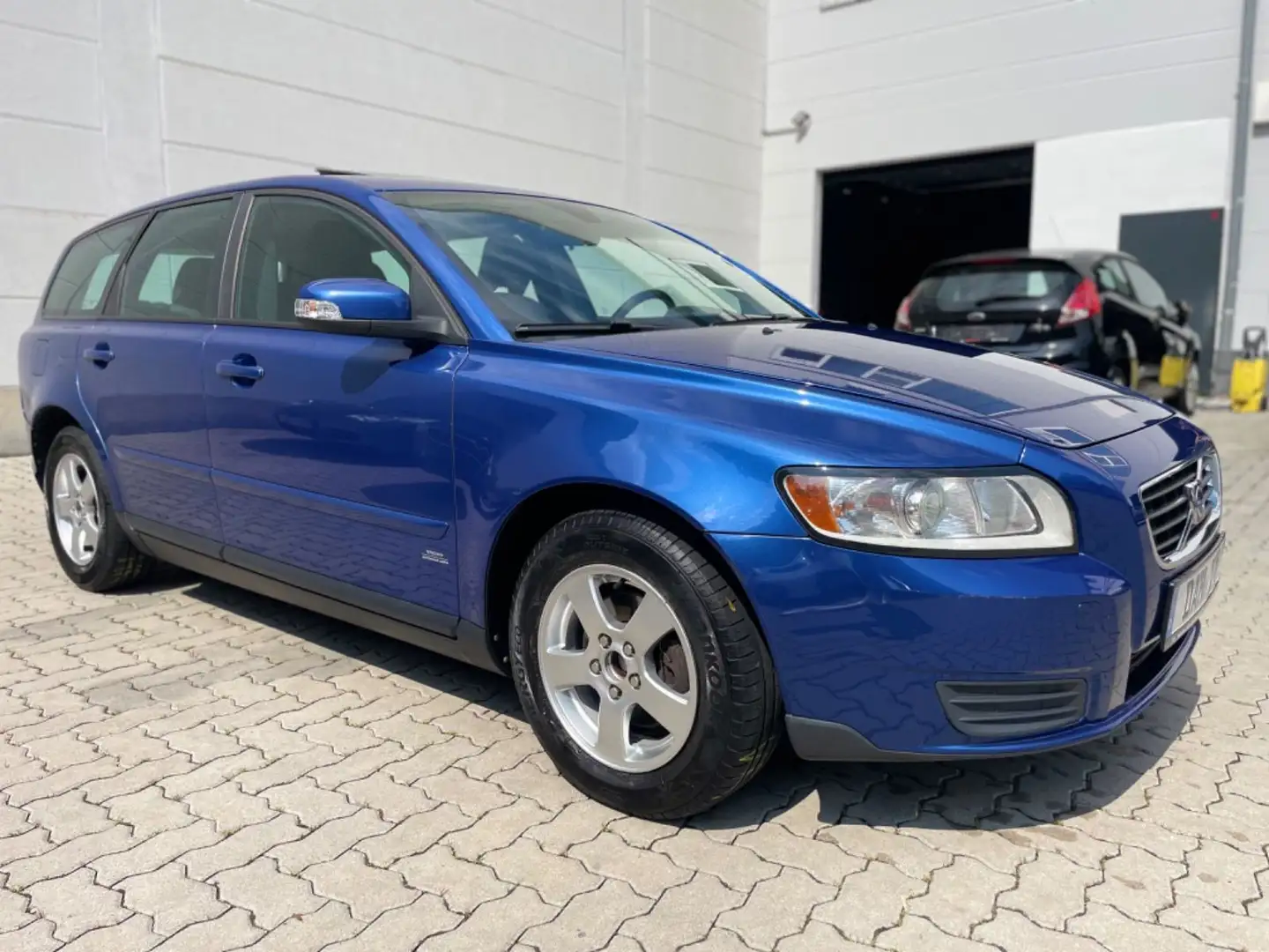 Volvo V50 1.6D Kinetic DIESEL Blau - 2