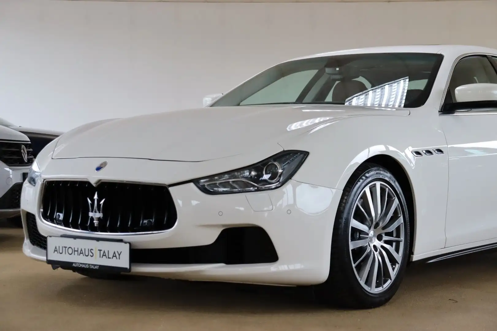 Maserati Ghibli 3.0 V6 S Q4 Aut./ALLRAD/SPORTABGAS/MEMORY Weiß - 2