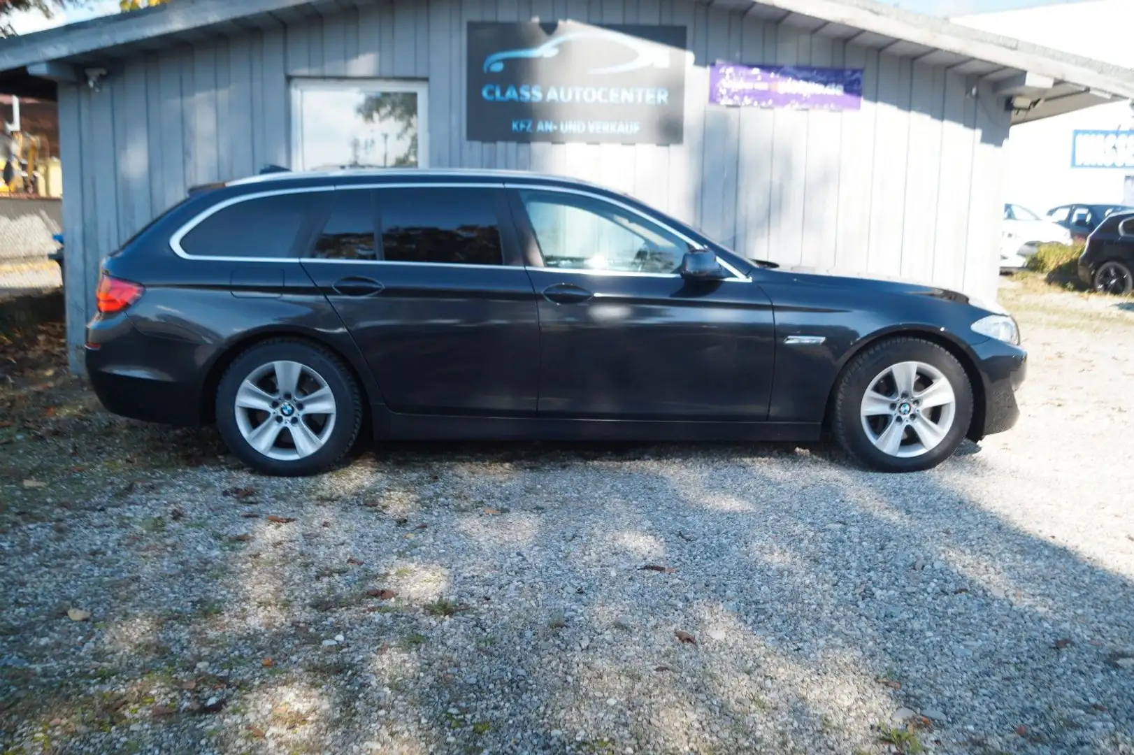 BMW 530 d xDrive Touring|Navi|AHK|Tempomat| Gris - 2