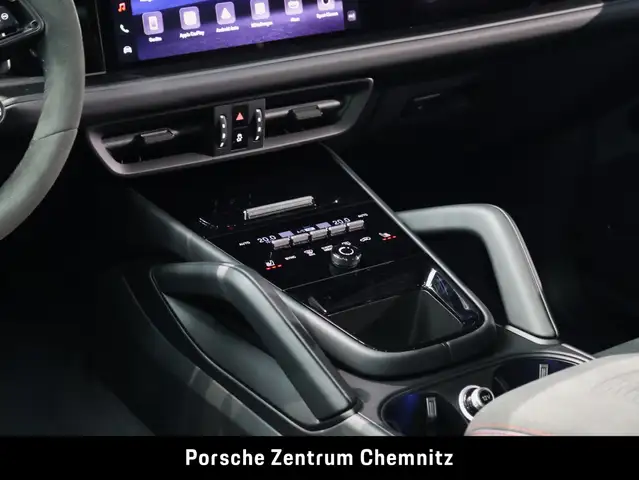 Porsche Cayenne GTS view 14