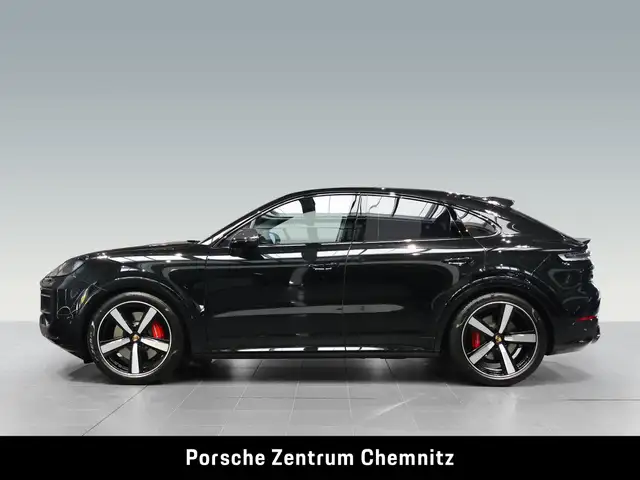 Porsche Cayenne GTS view 2