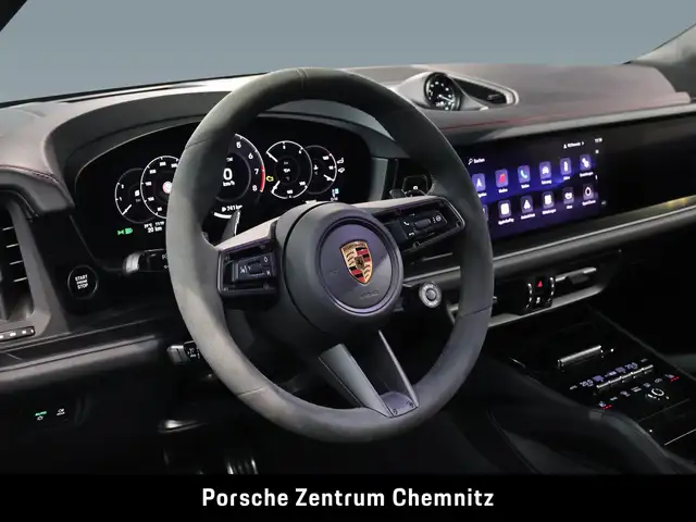 Porsche Cayenne GTS view 11