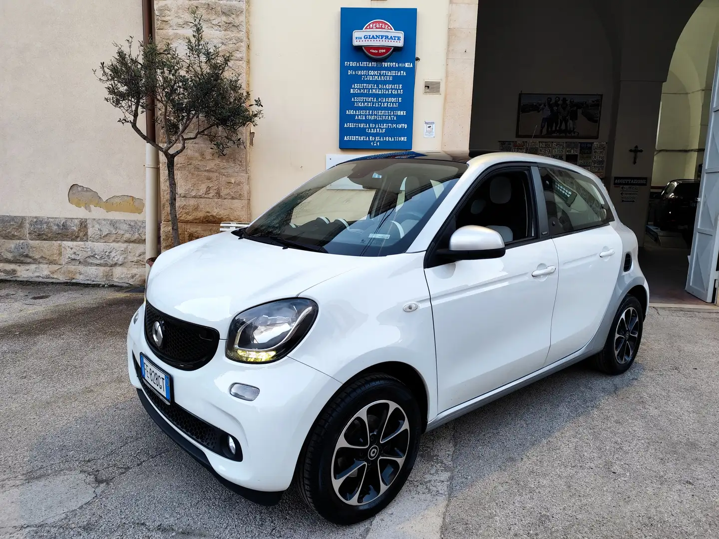 smart forFour Forfour II 2015 1.0 Passion 71cv Weiß - 1
