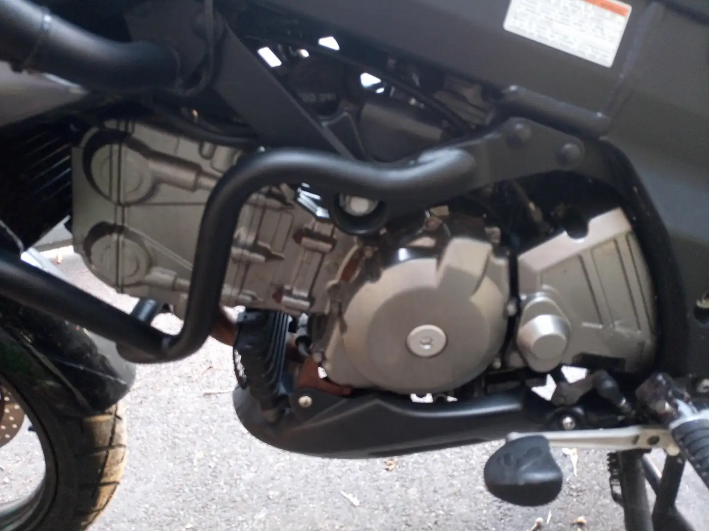 Suzuki V-Strom 650 Grey - 2