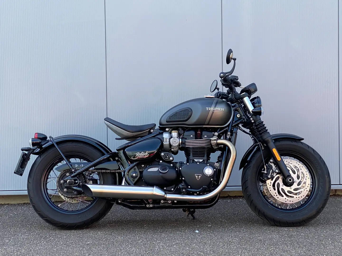 Triumph Bonneville Bobber 1200 met cruise control / 5100 km Grijs - 1