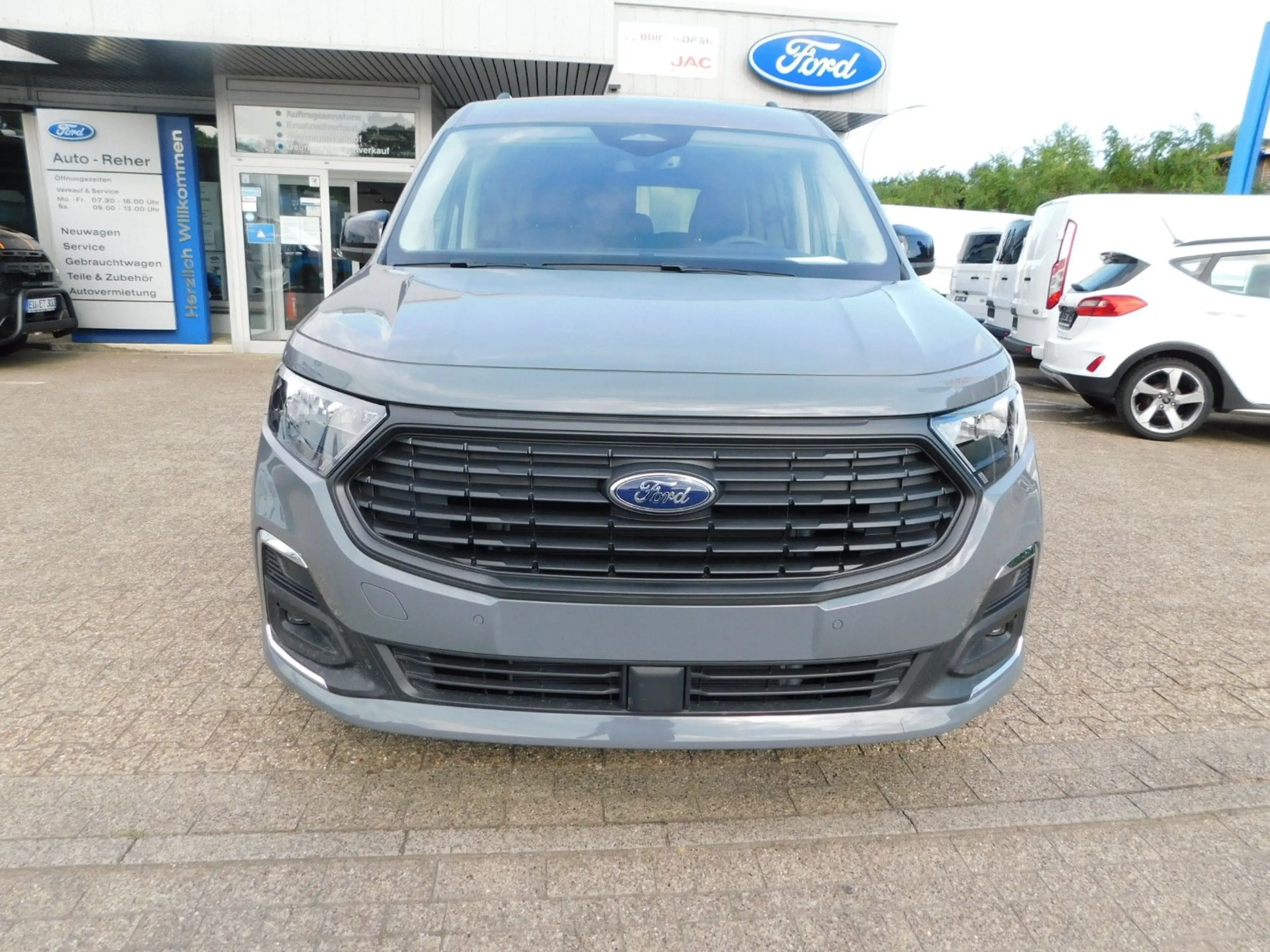 Ford Tourneo Connect Grand Tourneo Titanium L2 Autom. 5 J. Garantie — photo 2