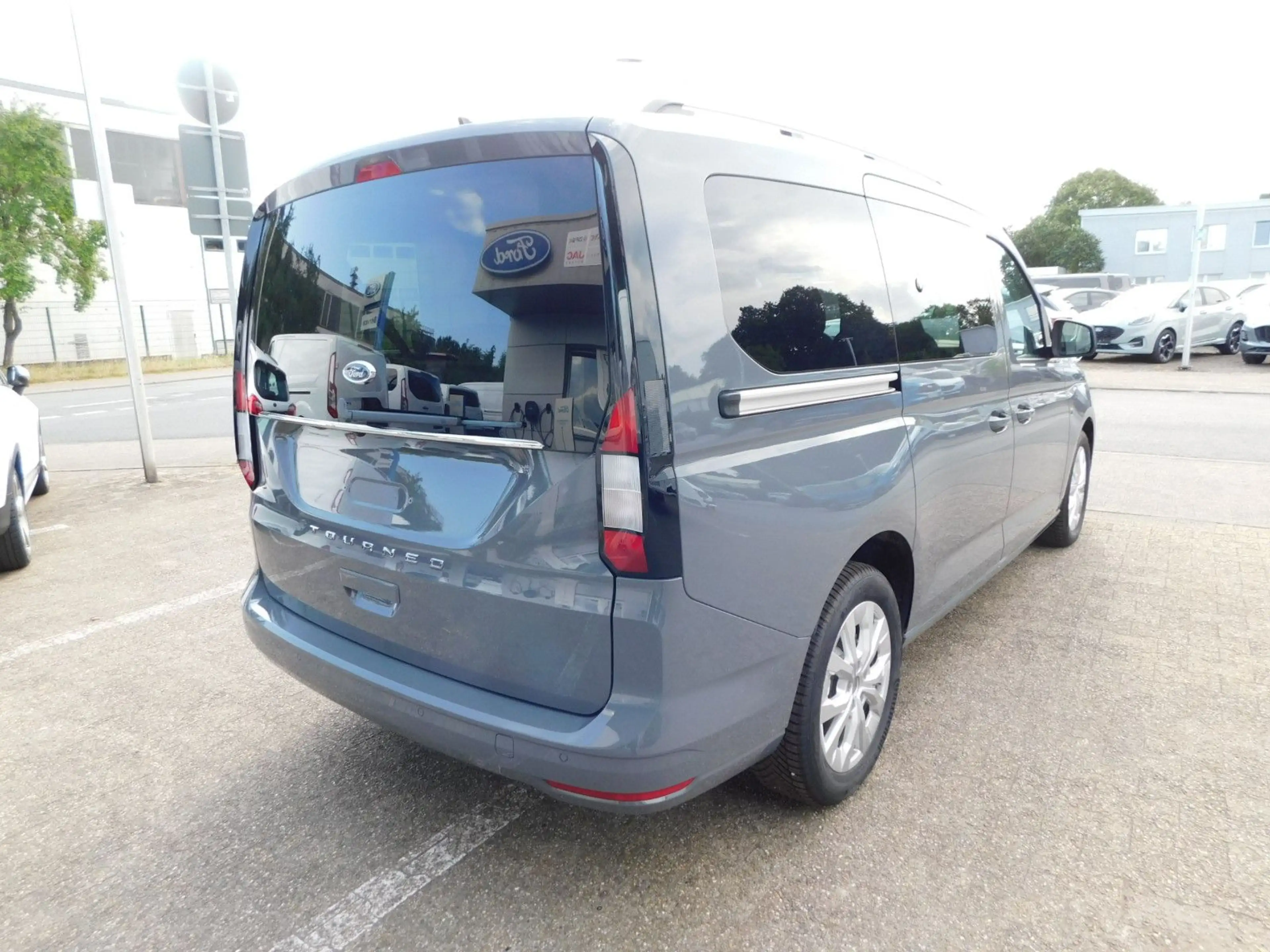 Ford Tourneo Connect Grand Tourneo Titanium L2 Autom. 5 J. Garantie — photo 5