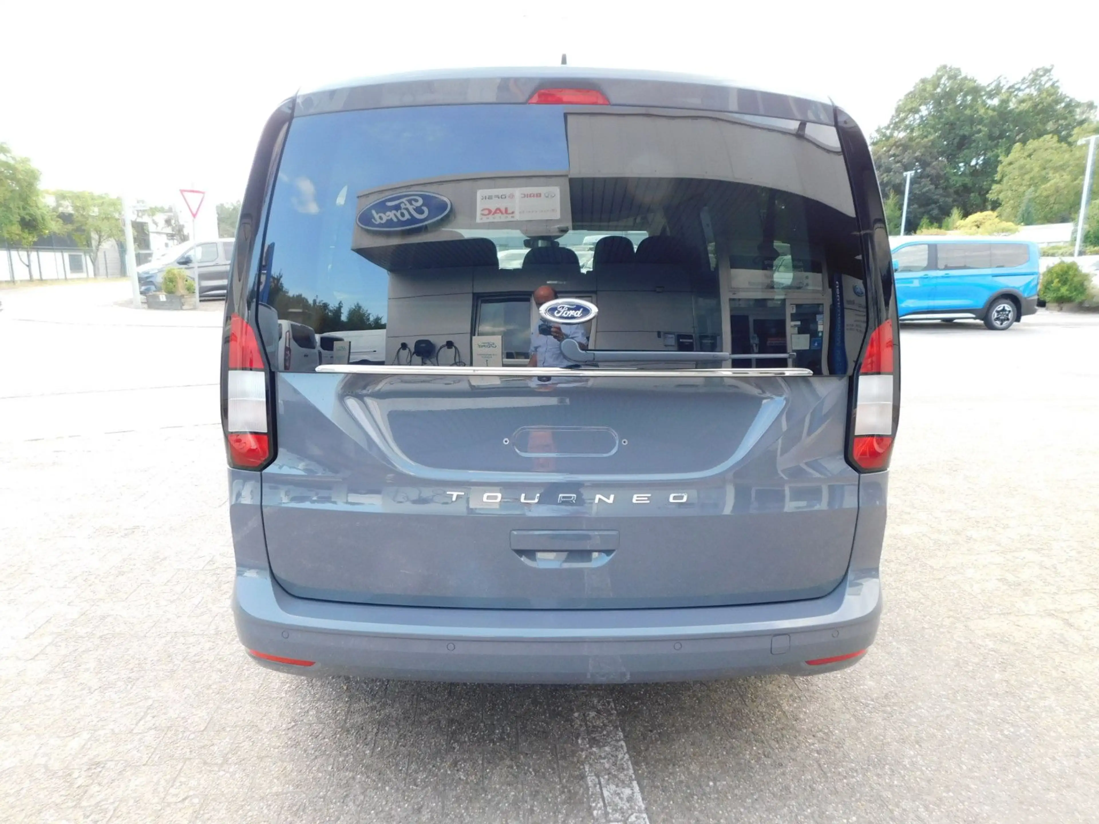 Ford Tourneo Connect Grand Tourneo Titanium L2 Autom. 5 J. Garantie — photo 6