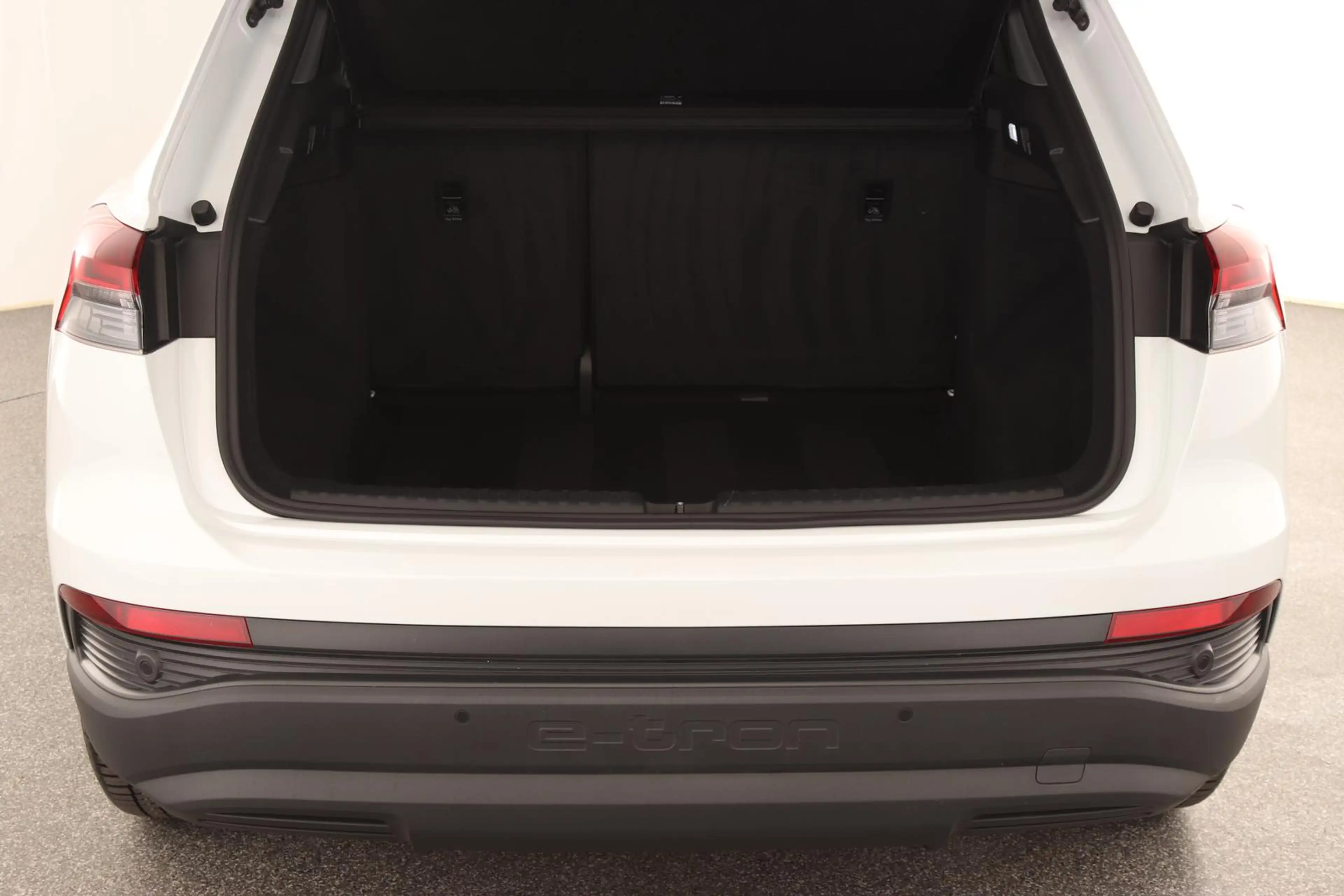 Audi Q4 e-tron 40 LED VIRTUAL NAVI STANDKLIMA TEMPOMAT DAB PDC KL — photo 9