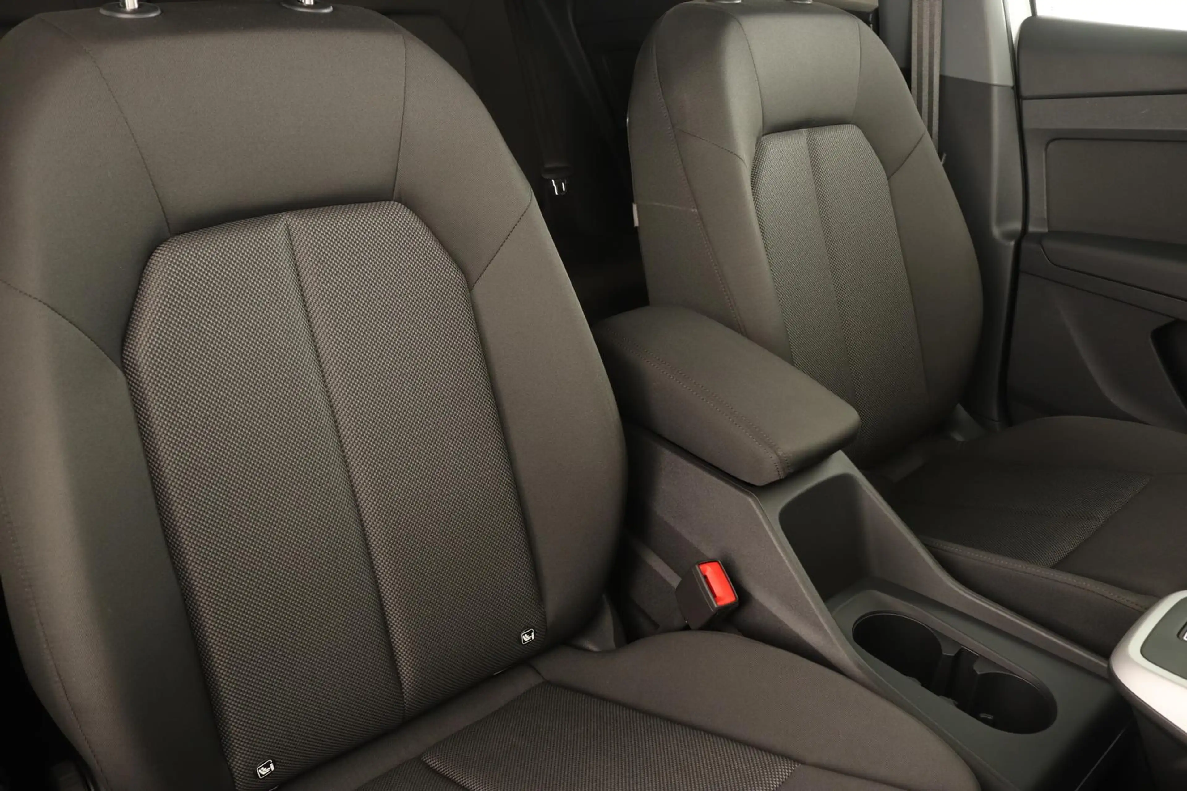 Audi Q4 e-tron 40 LED VIRTUAL NAVI STANDKLIMA TEMPOMAT DAB PDC KL — photo 14