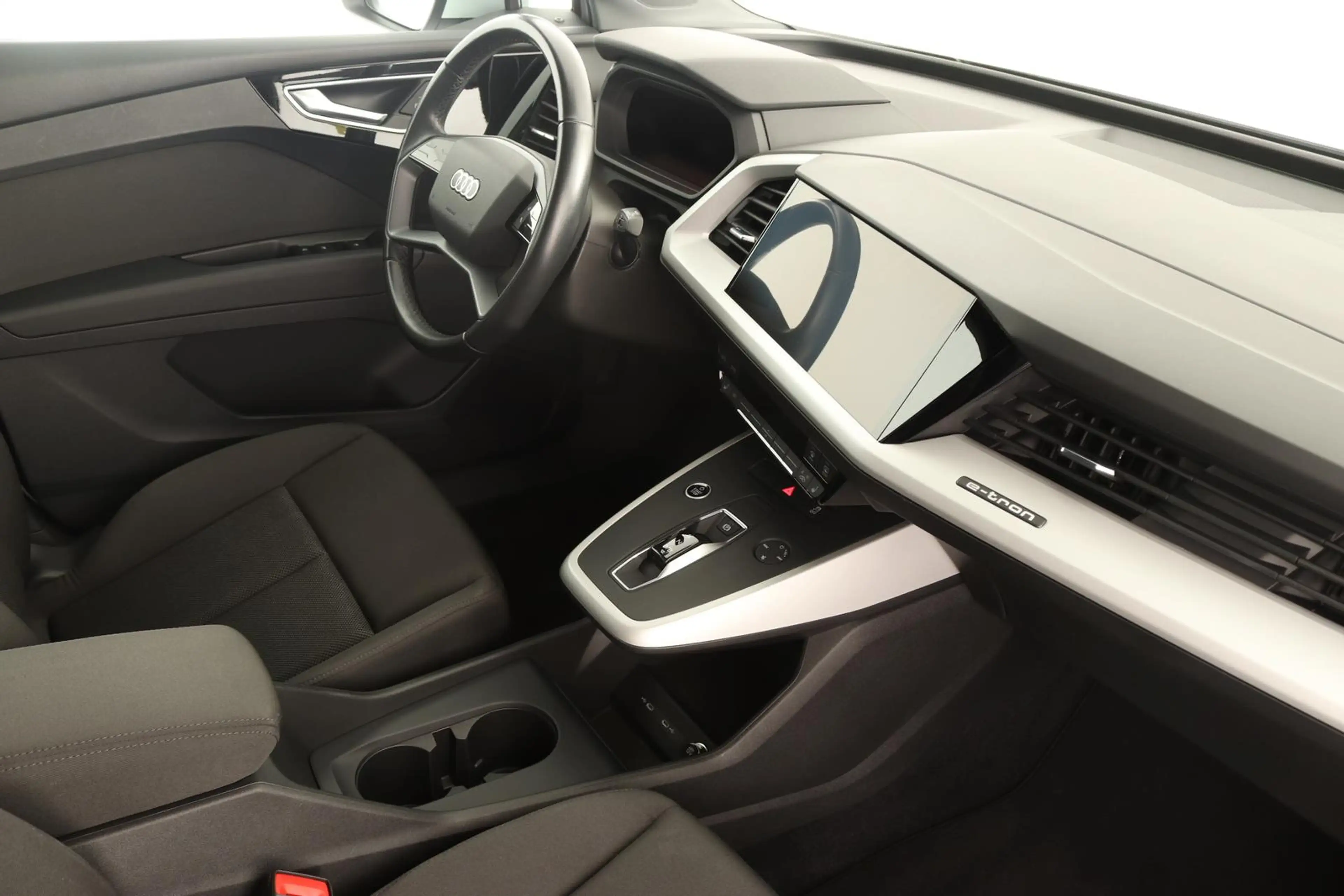 Audi Q4 e-tron 40 LED VIRTUAL NAVI STANDKLIMA TEMPOMAT DAB PDC KL — photo 13