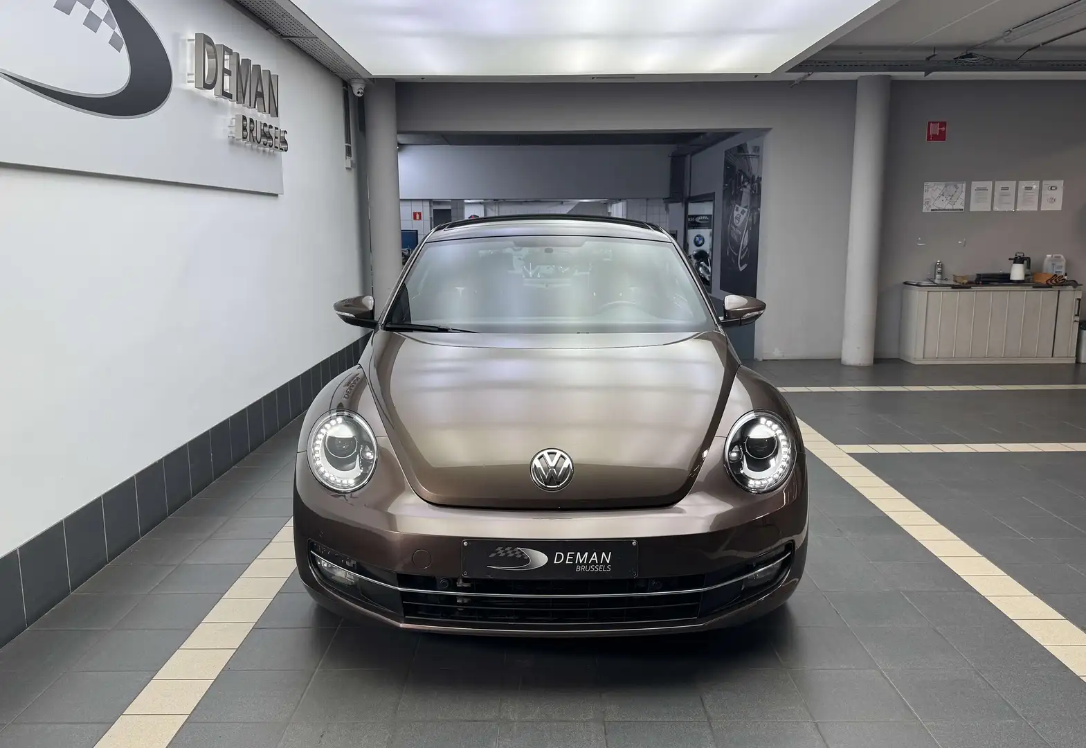 Volkswagen Beetle 1.2 Tsi - DSG - Toit ouvrant Pano. Brun - 2
