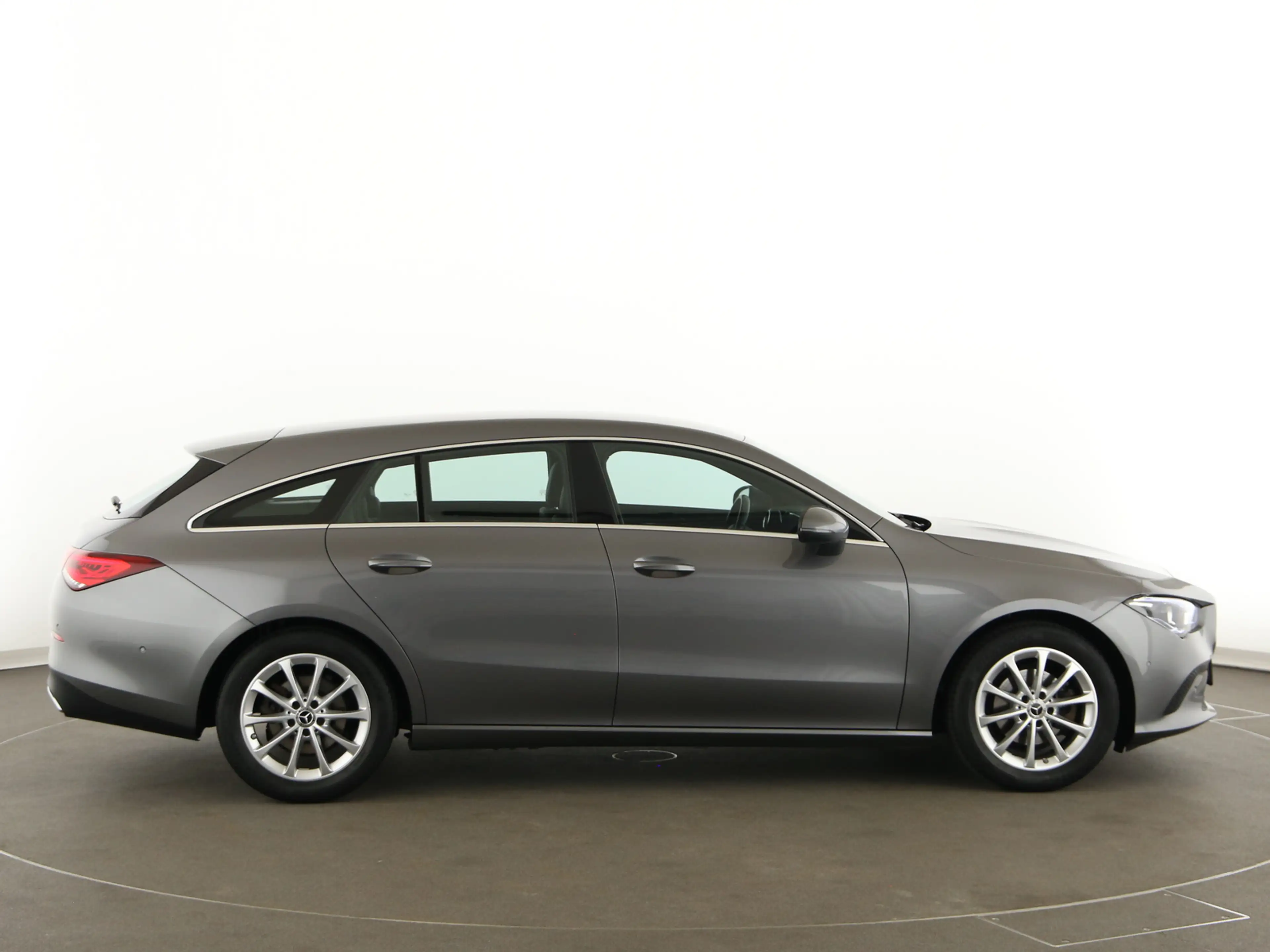 Mercedes-Benz CL A Shooting Brake 180 — photo 8