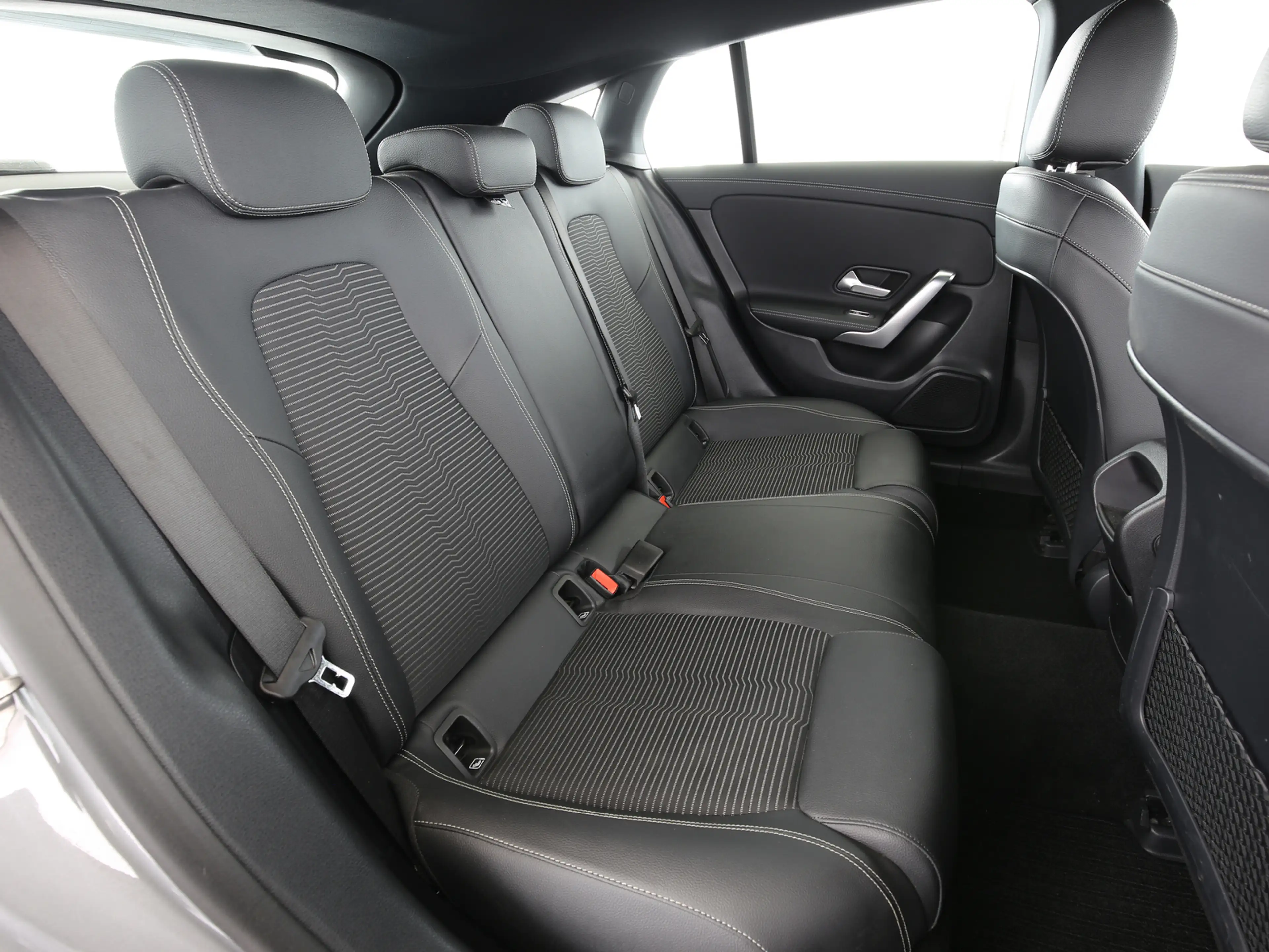 Mercedes-Benz CL A Shooting Brake 180 — photo 15