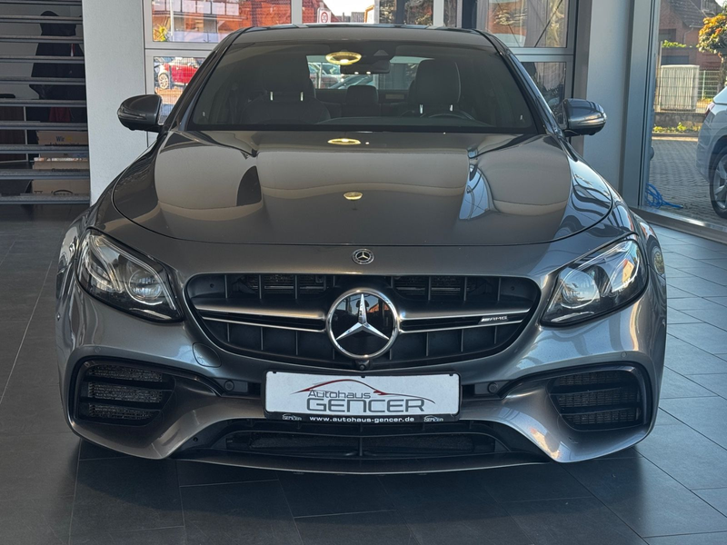 Mercedes-Benz E 63 AMG Lim. 4Matic+ 4.0 V8 "LED/360°/Head-Up" — photo 2