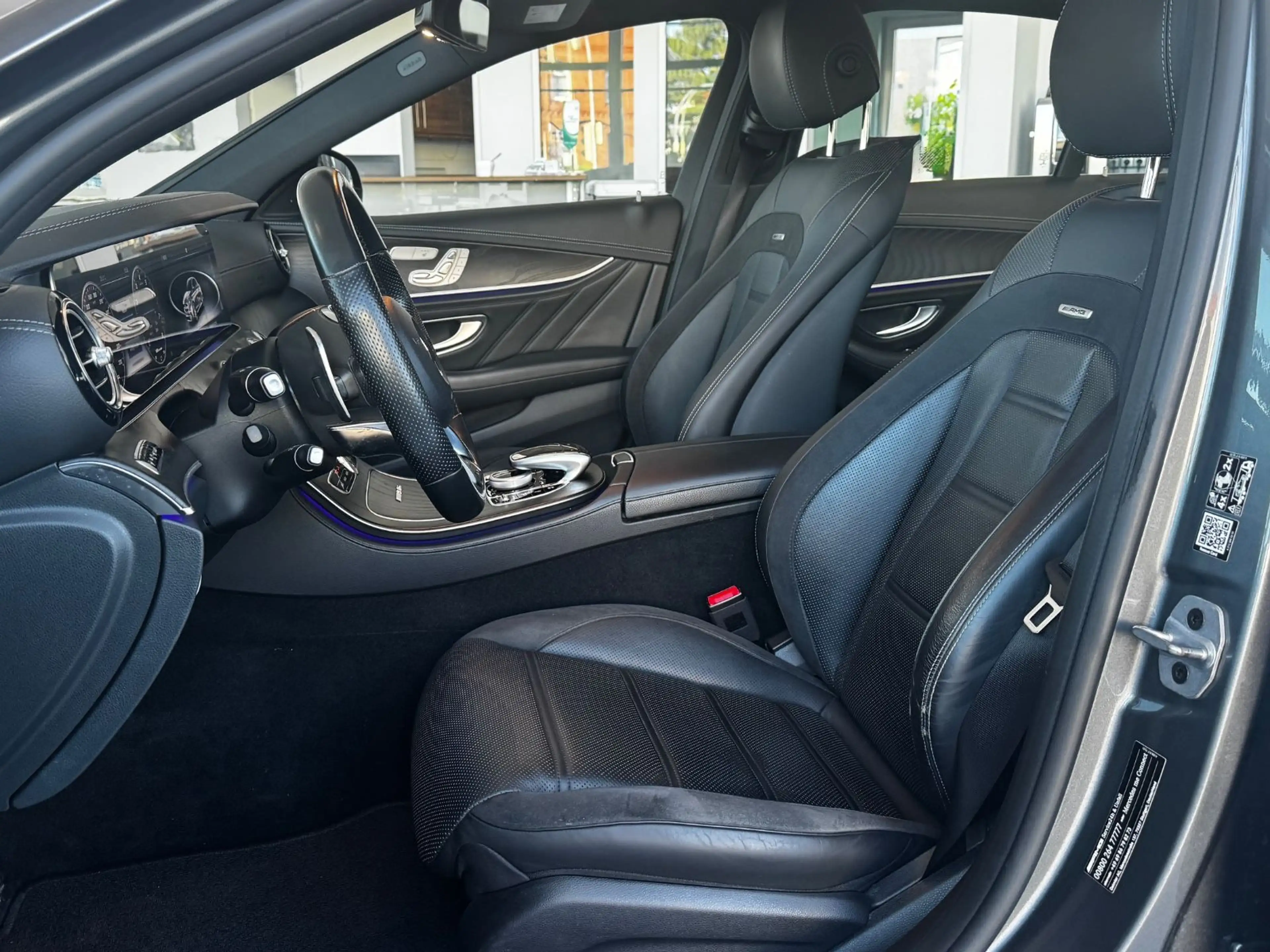 Mercedes-Benz E 63 AMG Lim. 4Matic+ 4.0 V8 "LED/360°/Head-Up" — photo 7