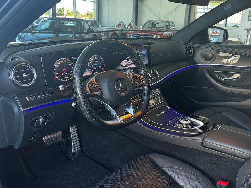 Mercedes-Benz E 63 AMG Lim. 4Matic+ 4.0 V8 "LED/360°/Head-Up" — photo 6