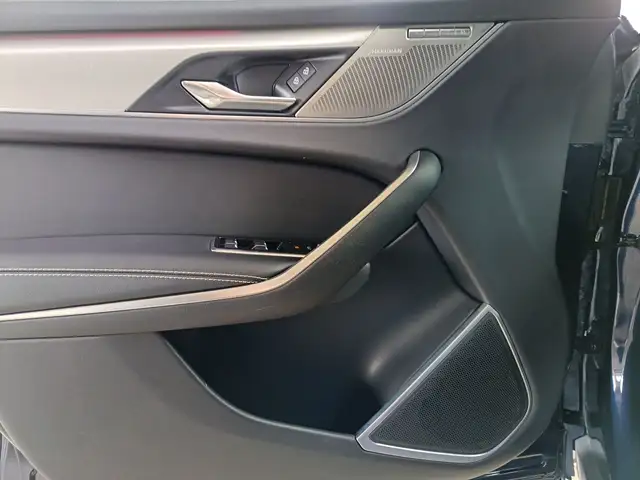 Jaguar F-Pace R-DYNM SE 2.0 204HP A8 MHEV Ansicht 16