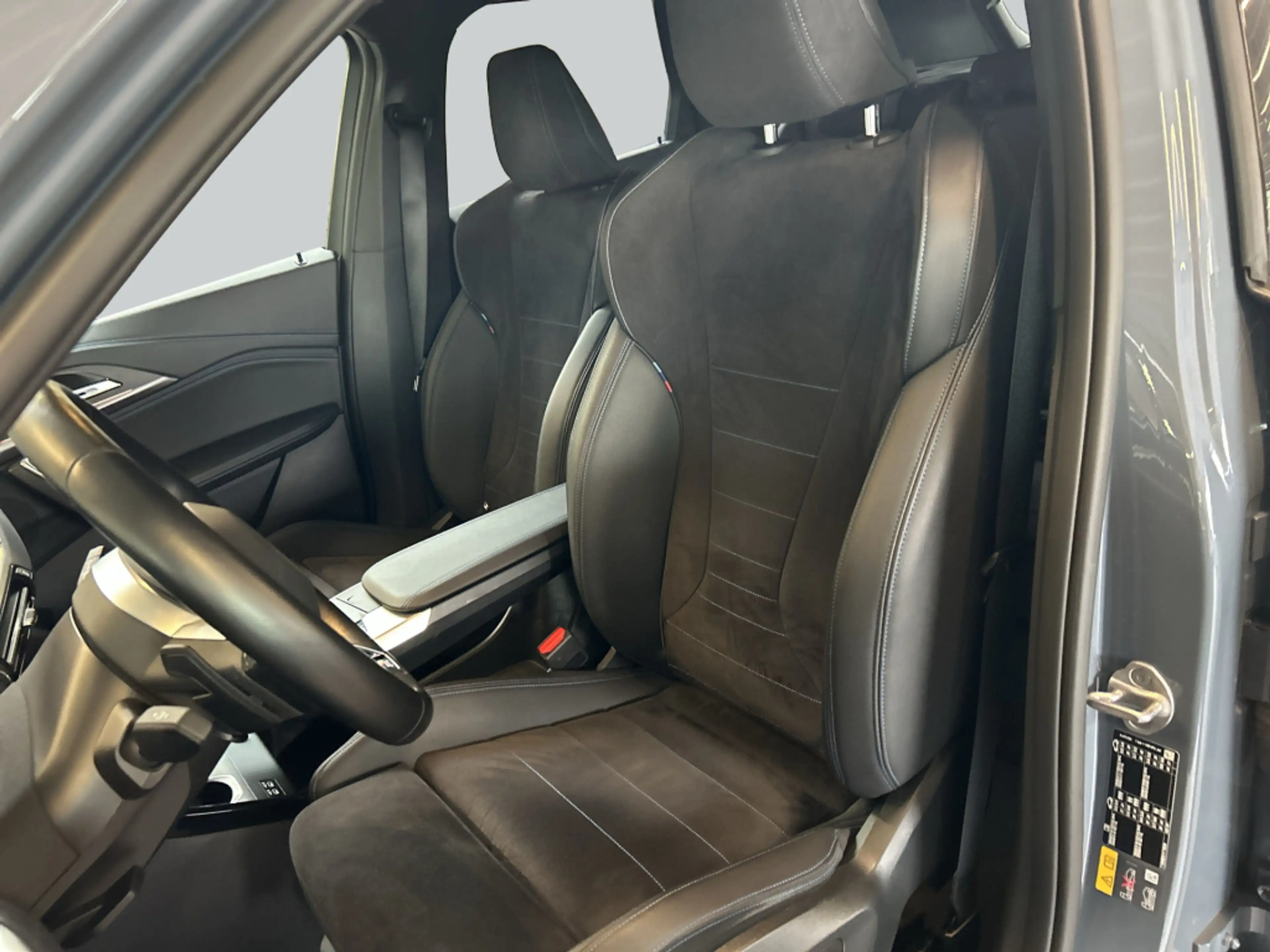 BMW iX1 xDrive30 M-Paket LED Harman Kardon SHZ — photo 11