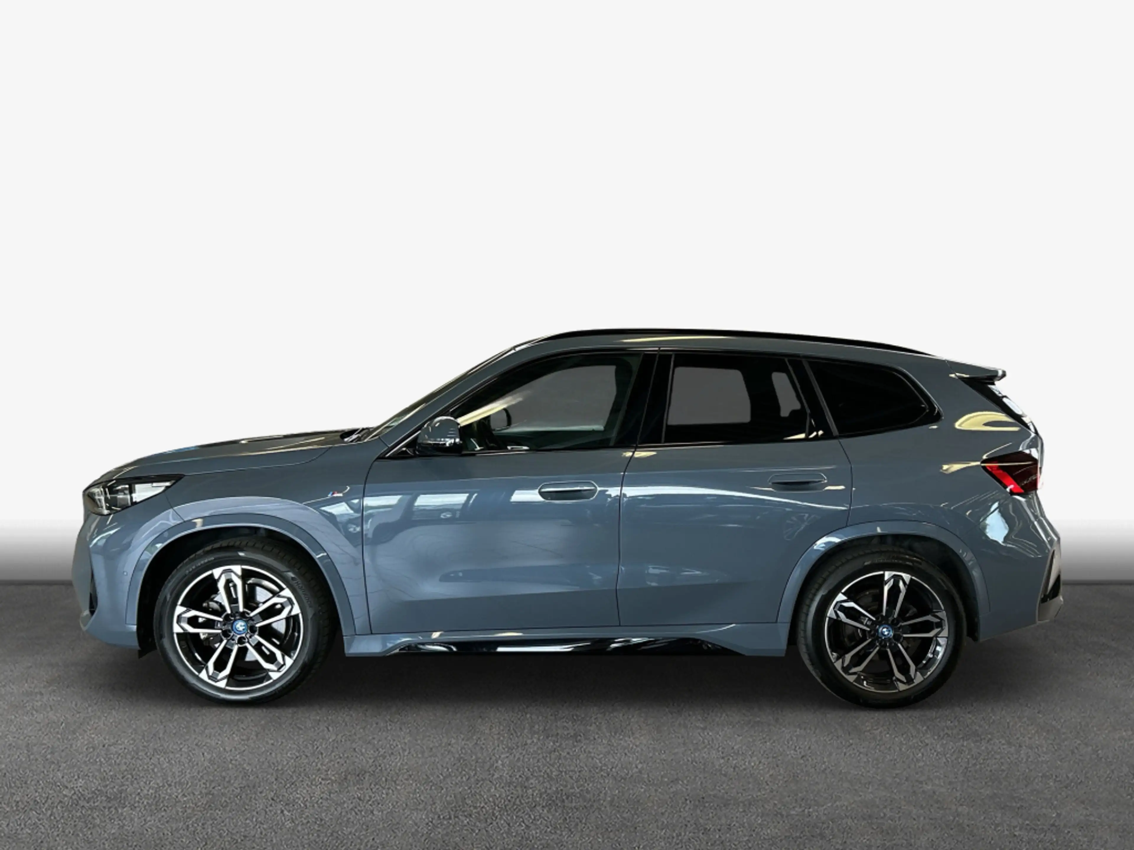 BMW iX1 xDrive30 M-Paket LED Harman Kardon SHZ — photo 5