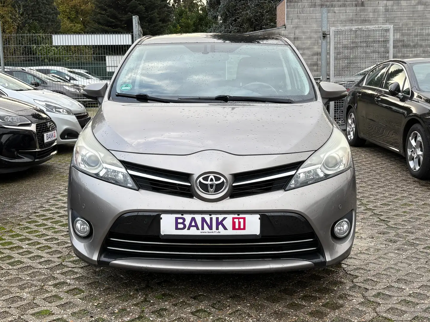Toyota Verso 1,6d*Sitzheizung*Navi*7-Sitzer*Panorama* Bronzo - 2