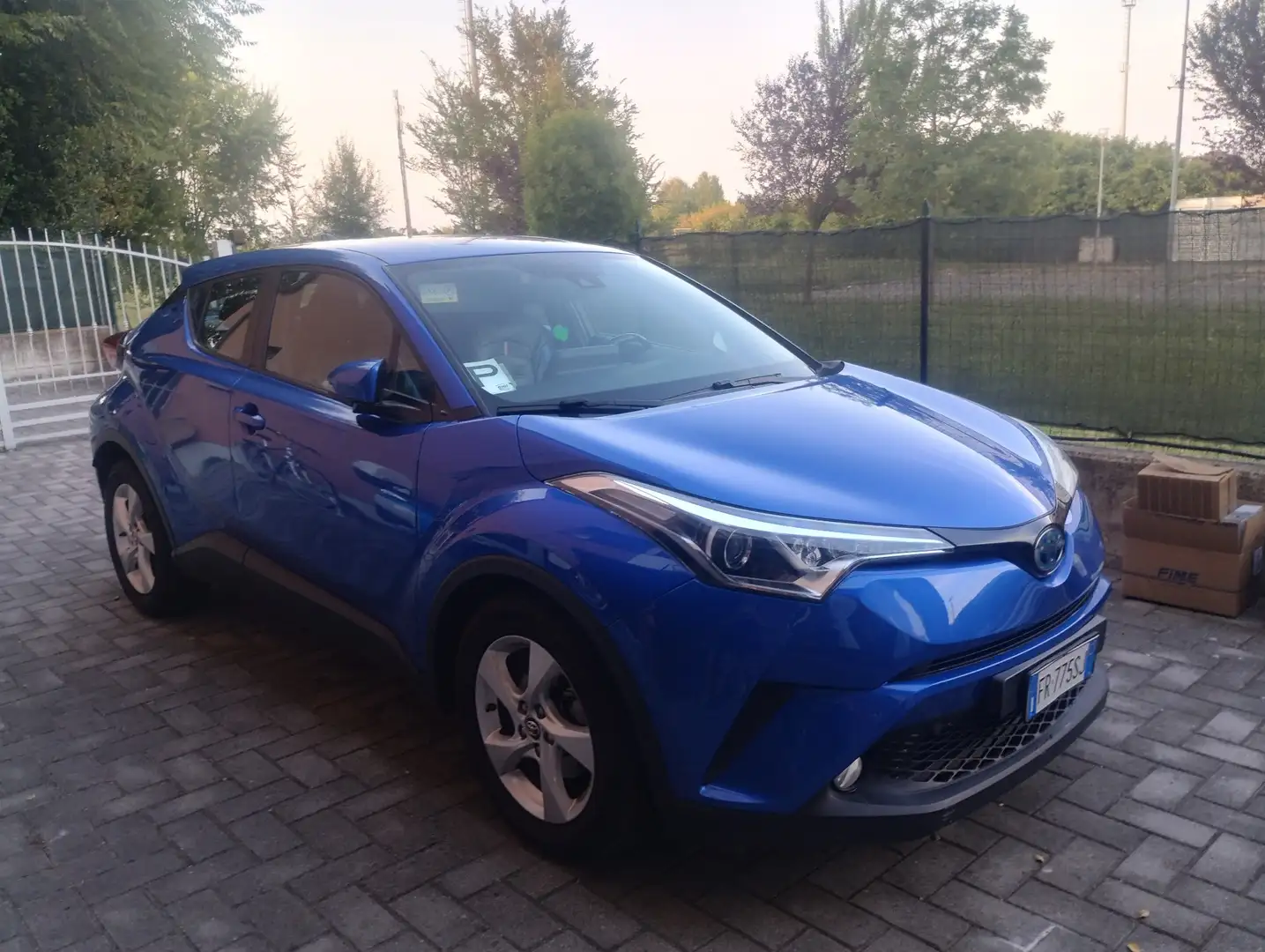 Toyota C-HR 1.8h Business 2wd e-cvt Blu/Azzurro - 1