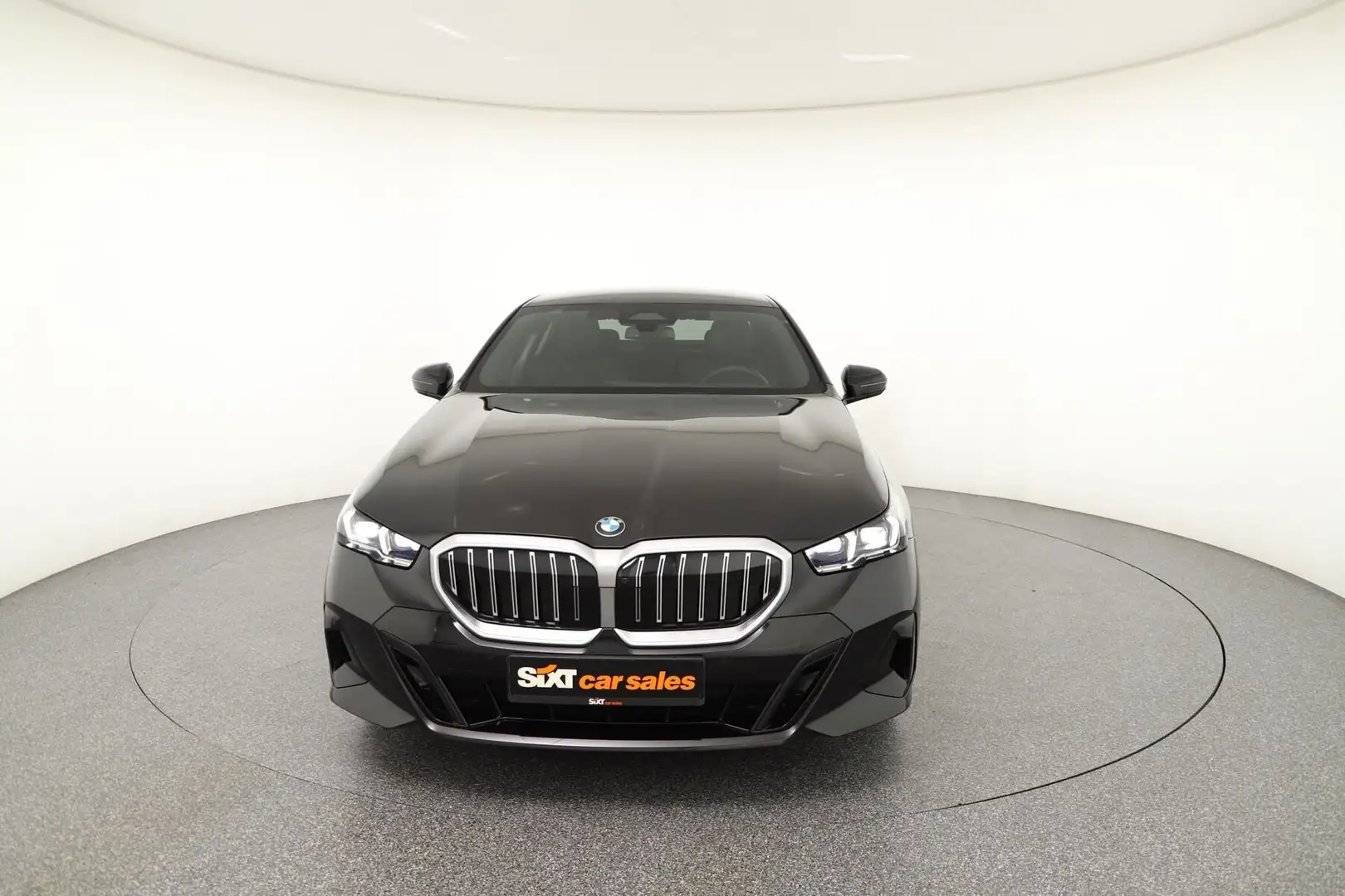 BMW 520 i M Sport Lüft|ACC|PAs+360°|ha&ka|4xSHZ|el.Si Schwarz - 2