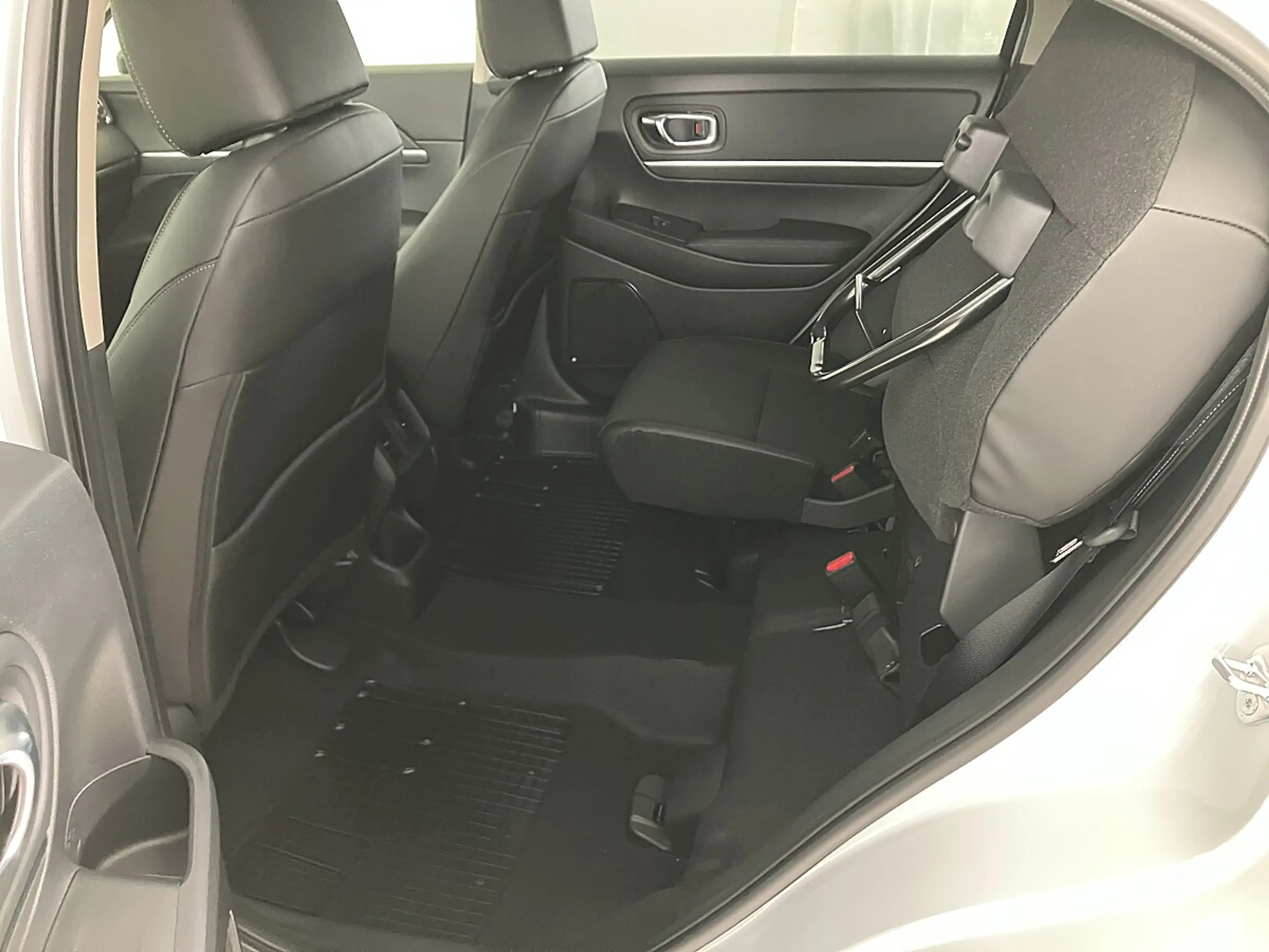 Honda HR-V 1,5 i-MMD Hybrid 2WD Advance Aut. — photo 12