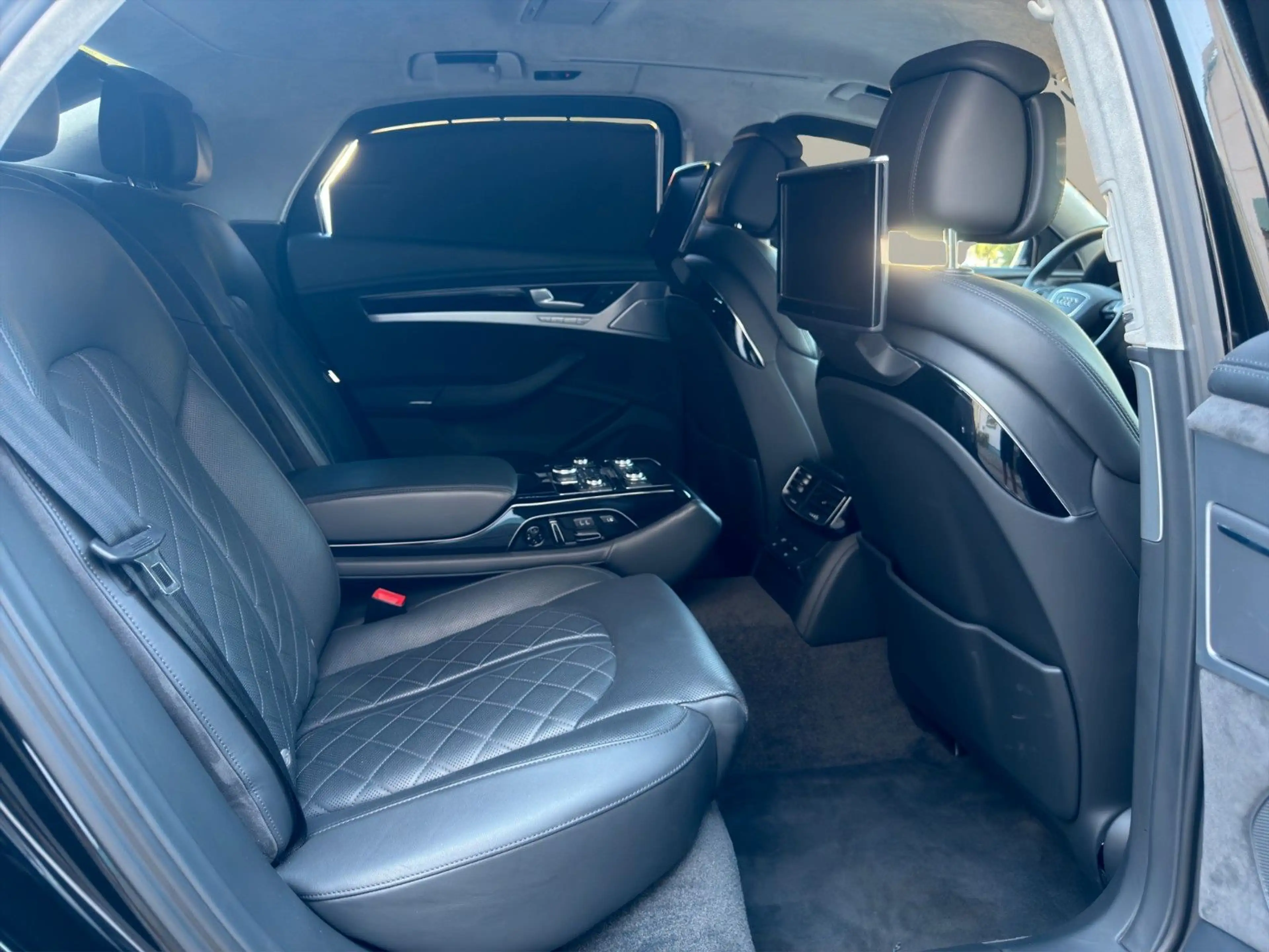 Audi A8 6.3 W12 HIGHT SECURITY*ARMORED*VR9*Armoured — photo 12