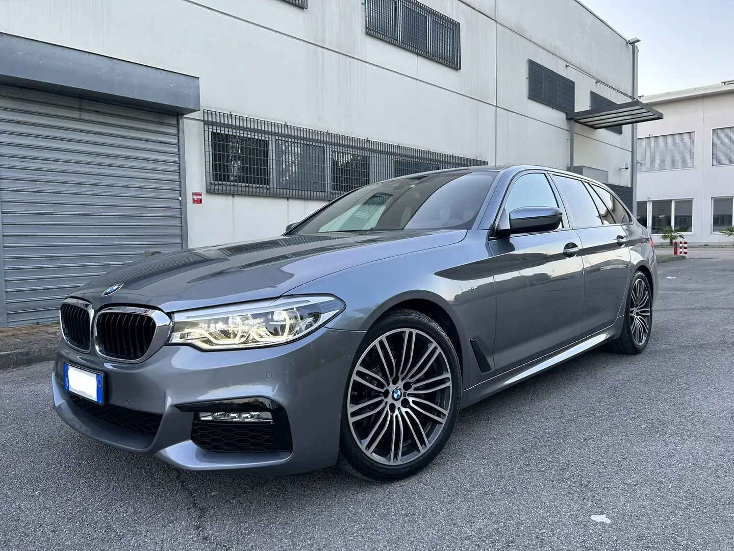 BMW 520 520d Touring Msport F1 Naviplus Pelle cerchi 19 Grigio - 1