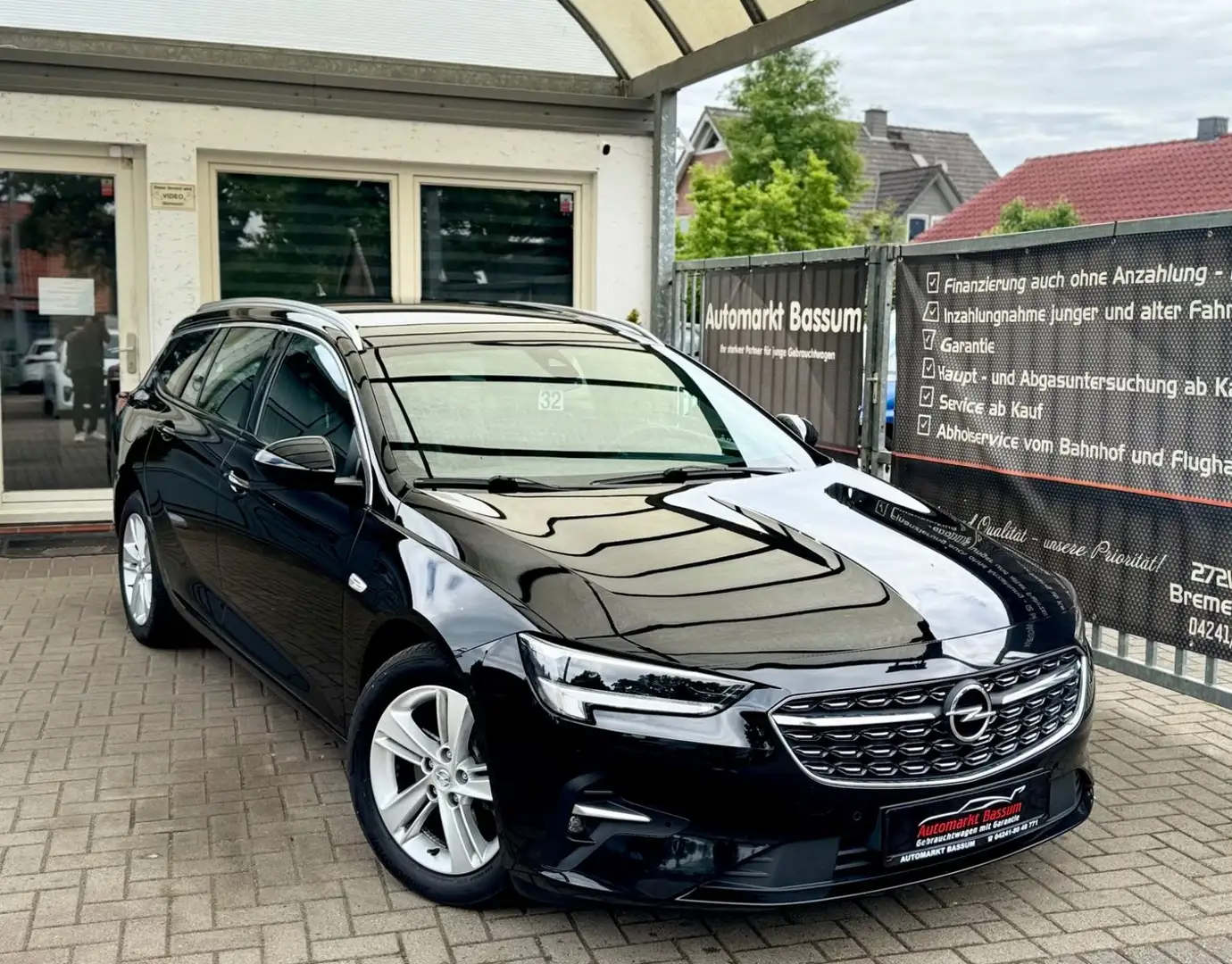 Opel Insignia B Sports Tourer Elegance LED Alcantara Schwarz - 1