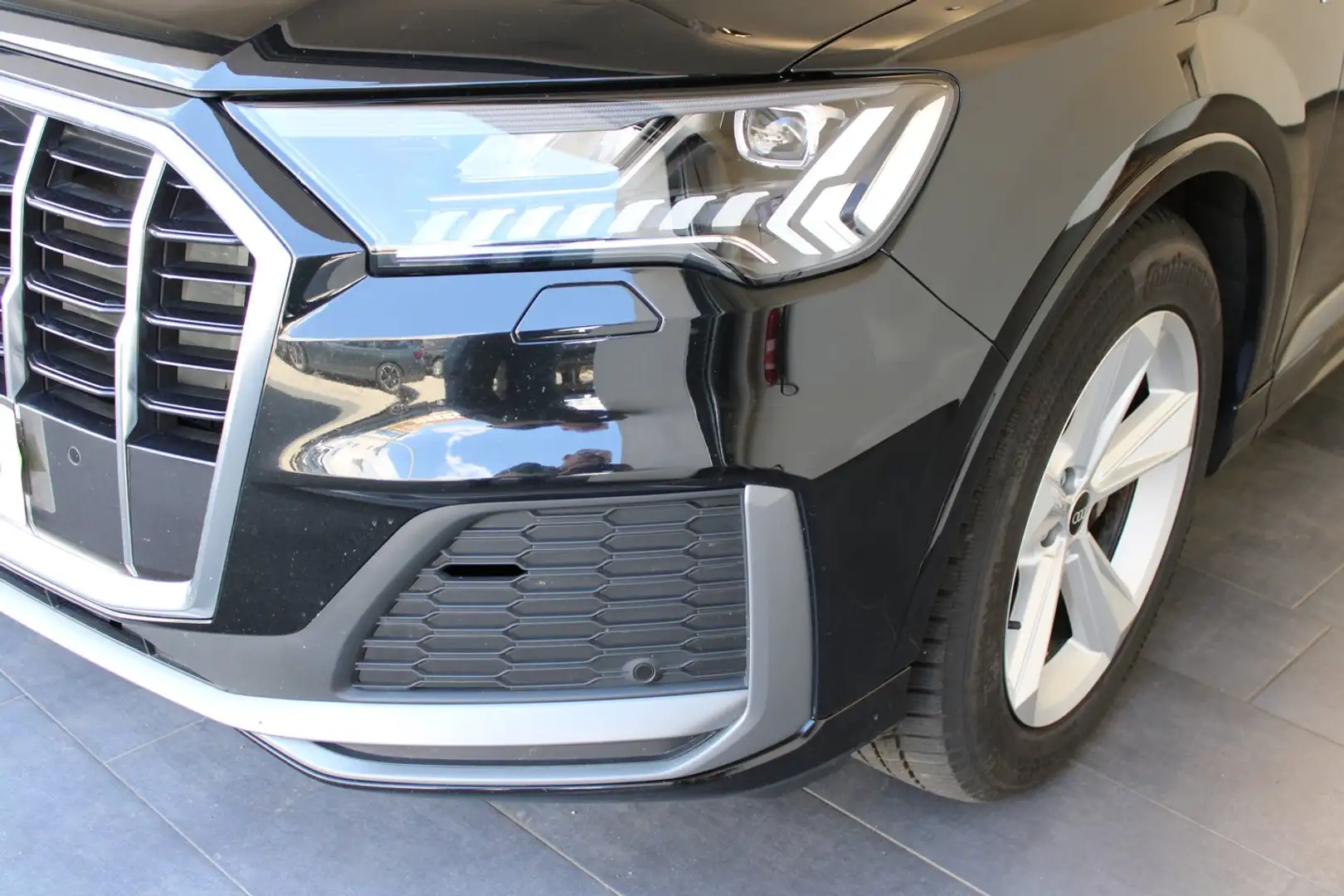 Audi Q7 50 TDI quattro S line Schwarz - 2