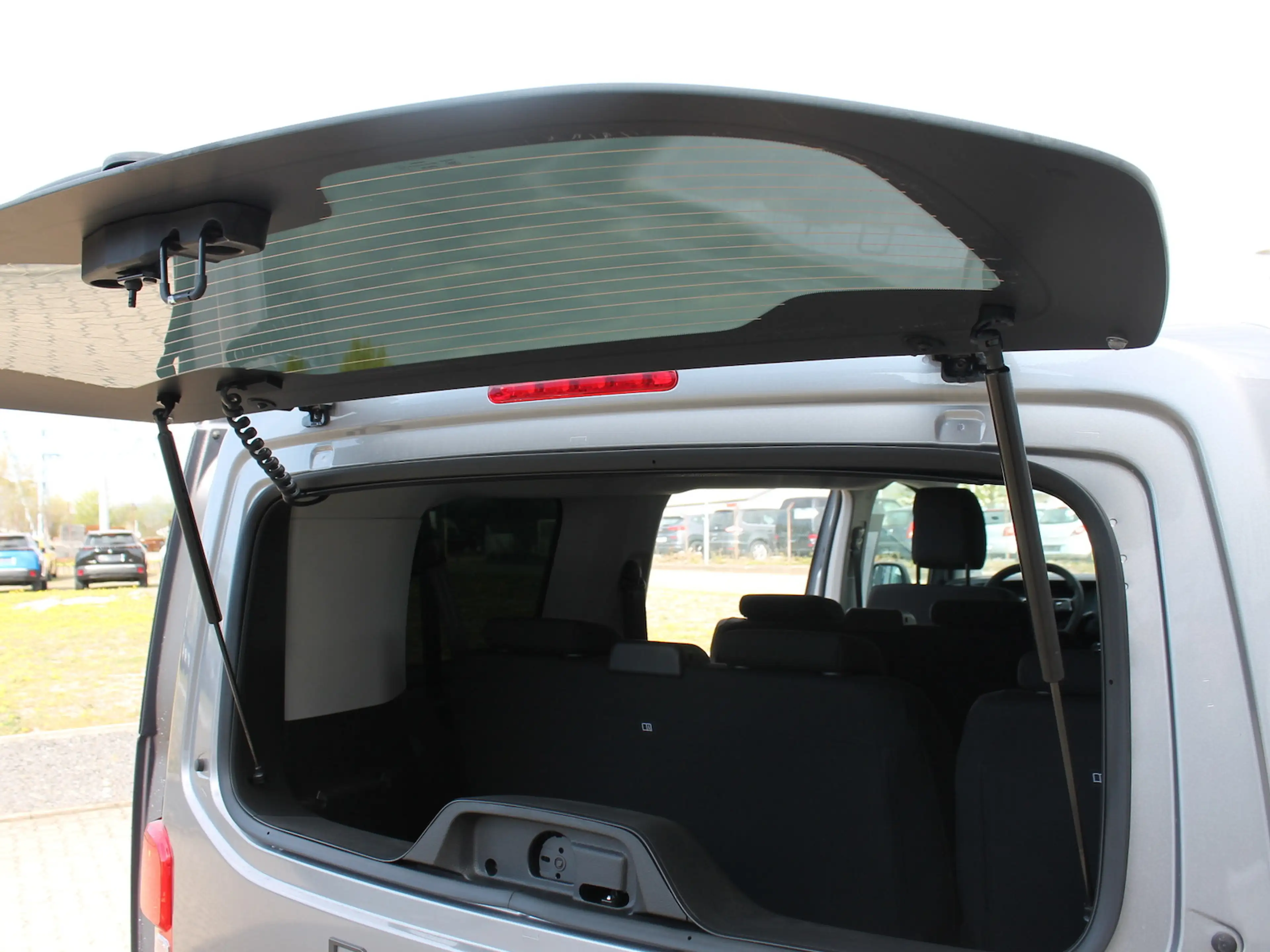 Peugeot Traveller Active L2 Diesel EAT8 8-Sitzer/ AHK — photo 12