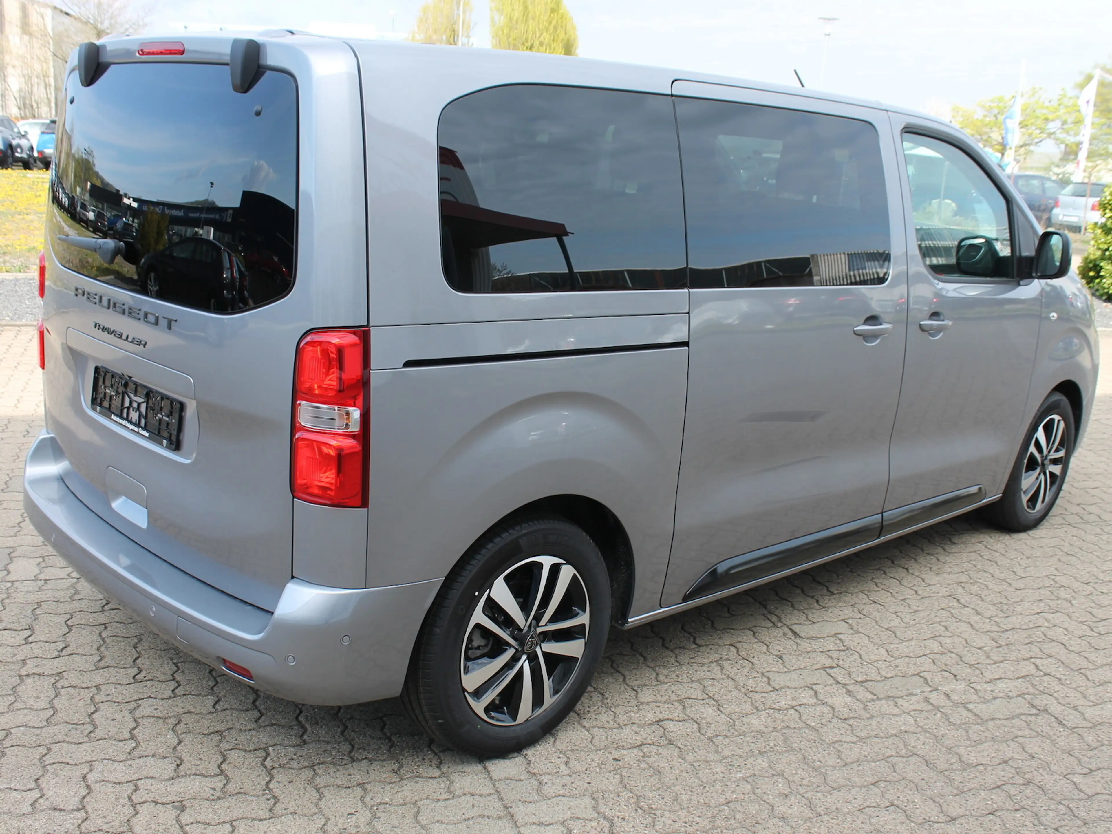Peugeot Traveller Active L2 Diesel EAT8 8-Sitzer/ AHK — photo 6
