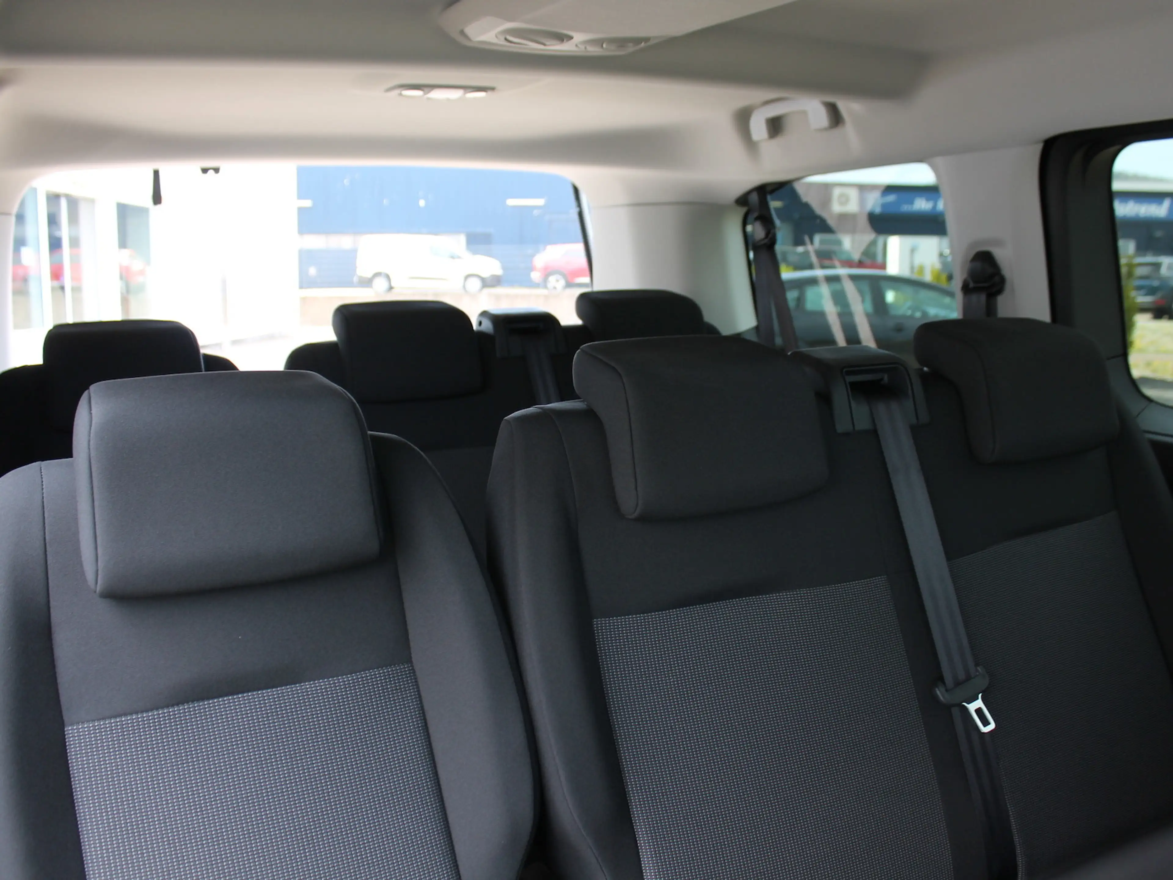 Peugeot Traveller Active L2 Diesel EAT8 8-Sitzer/ AHK — photo 9