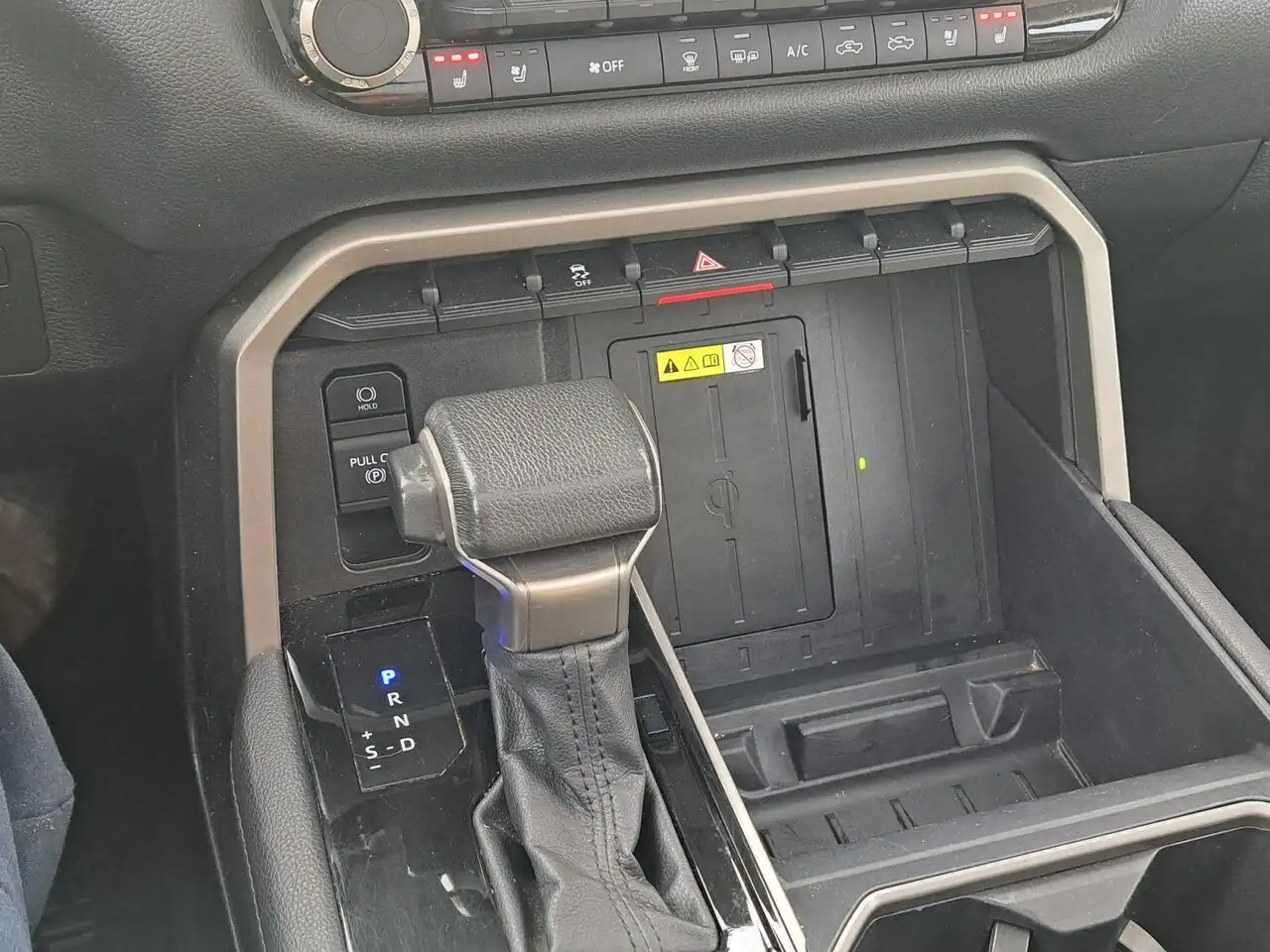 Toyota Tundra снимка Toyota Tundra