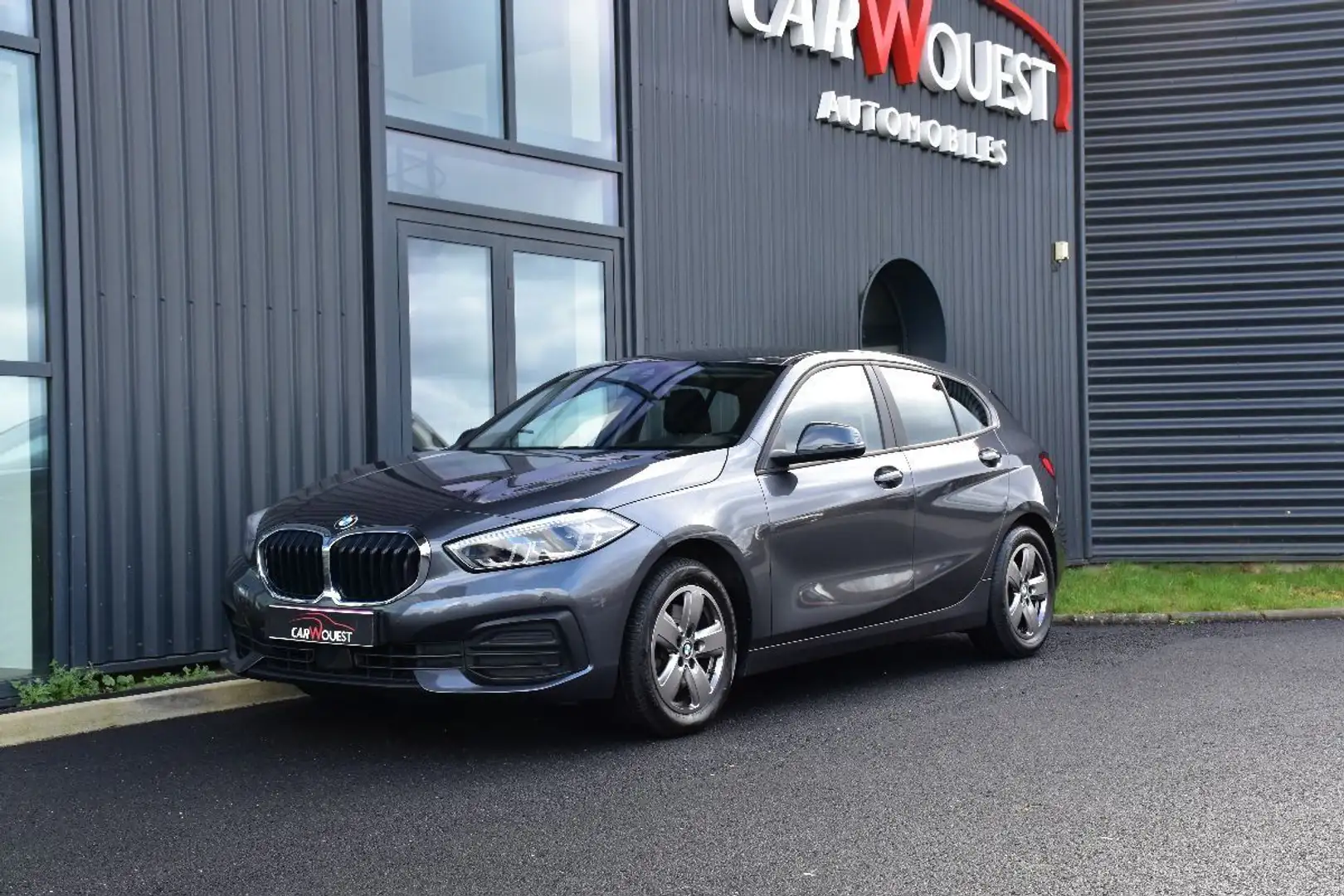 BMW 116 (F40) 116D LOUNGE Grau - 1