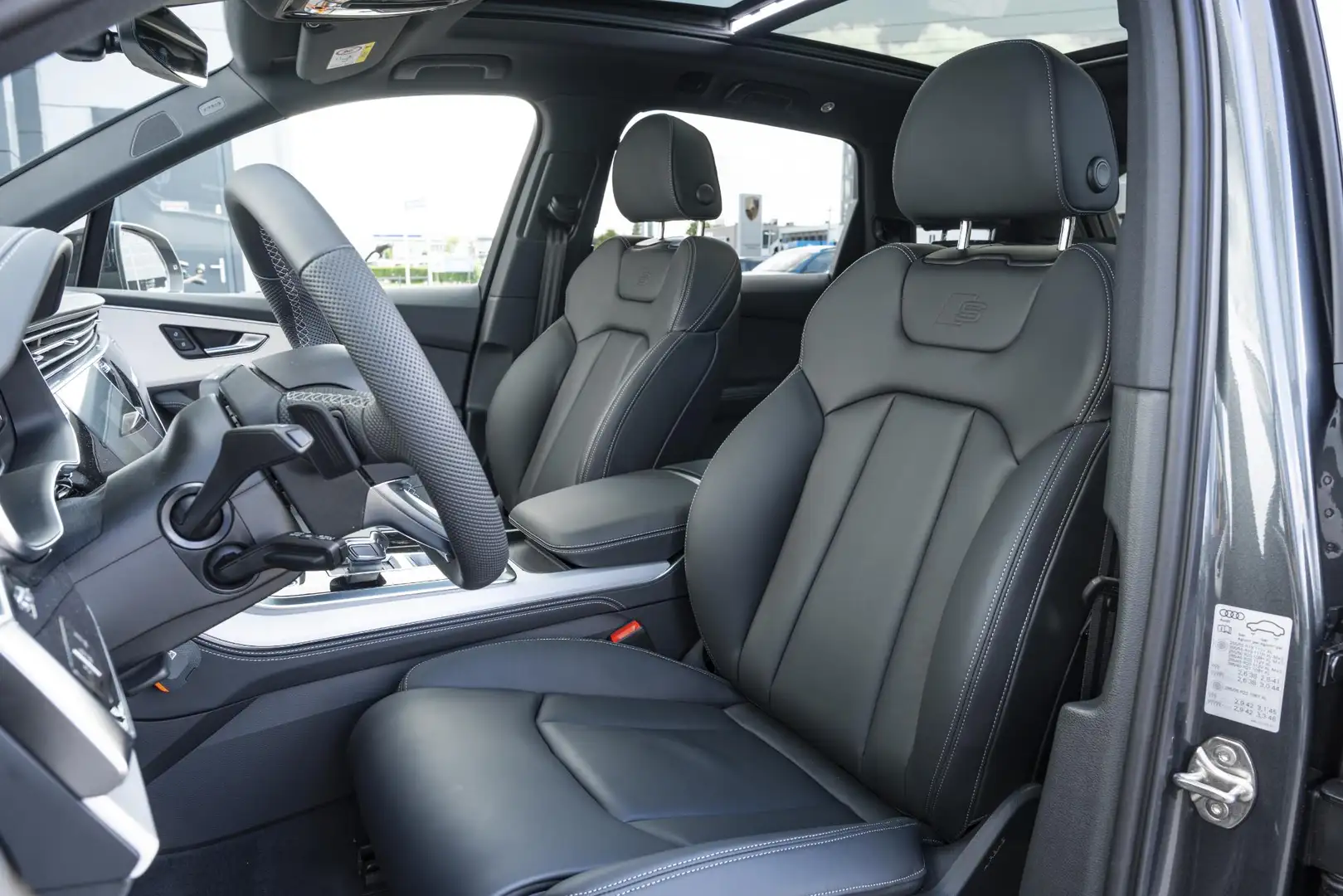 Audi Q7 Pro Line S 55 TFSI e 290 kW / 394 PK SUV 8 versn. Grau - 2