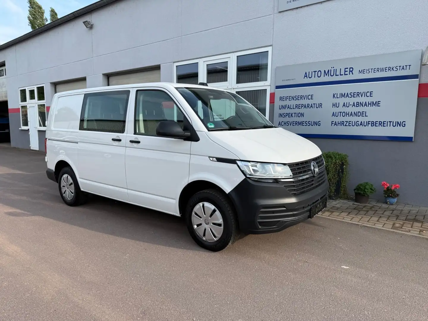 Volkswagen T6.1 Transporter Kasten PLUS Trendline Weiß - 2
