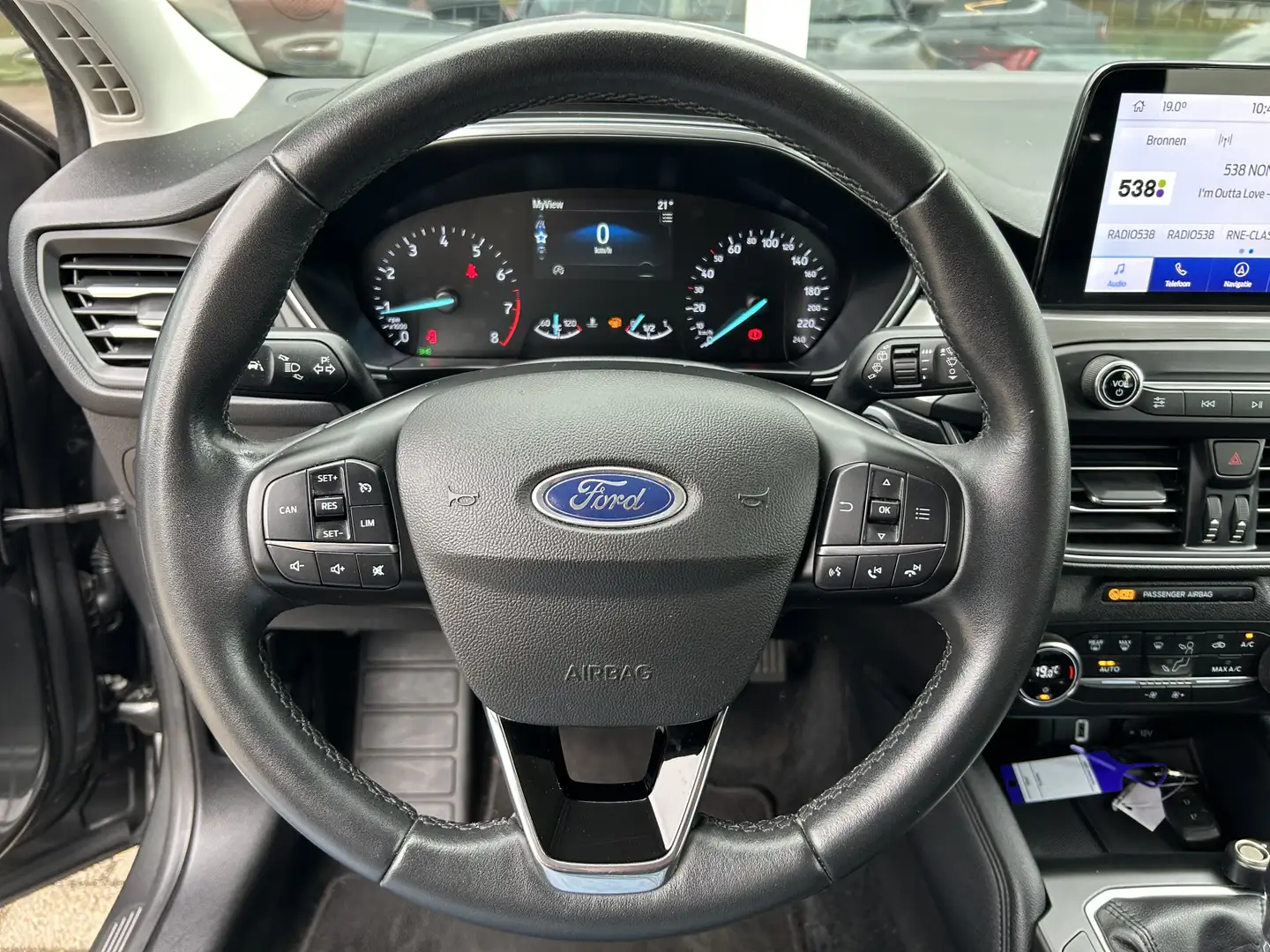 Ford Focus Wagon 1.0 EcoBoost Titanium Business 50% deal 6.47 Grijs - 2