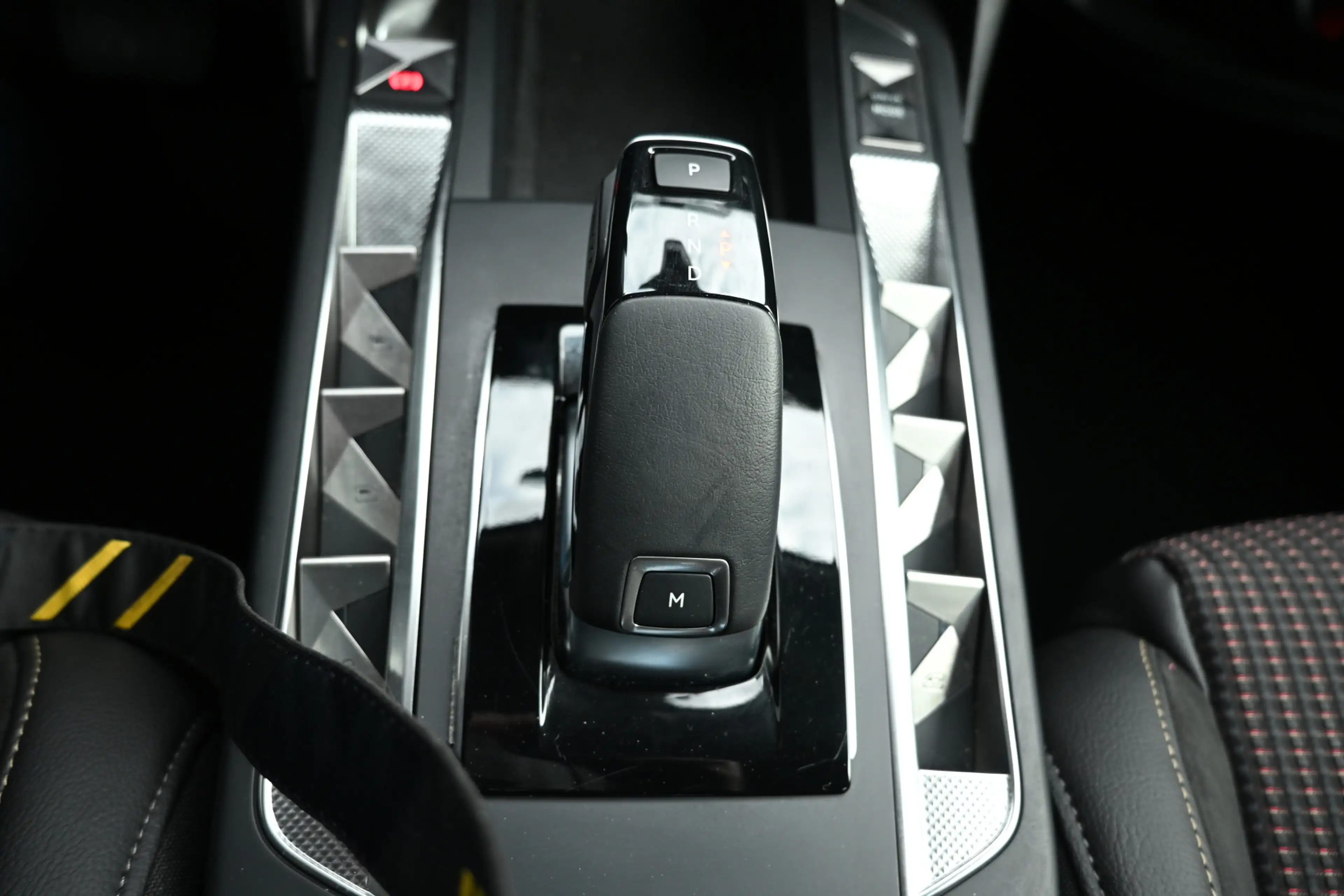 DS Automobiles DS 3 1.2 PureTech Performance Line trekhaak camera — photo 35