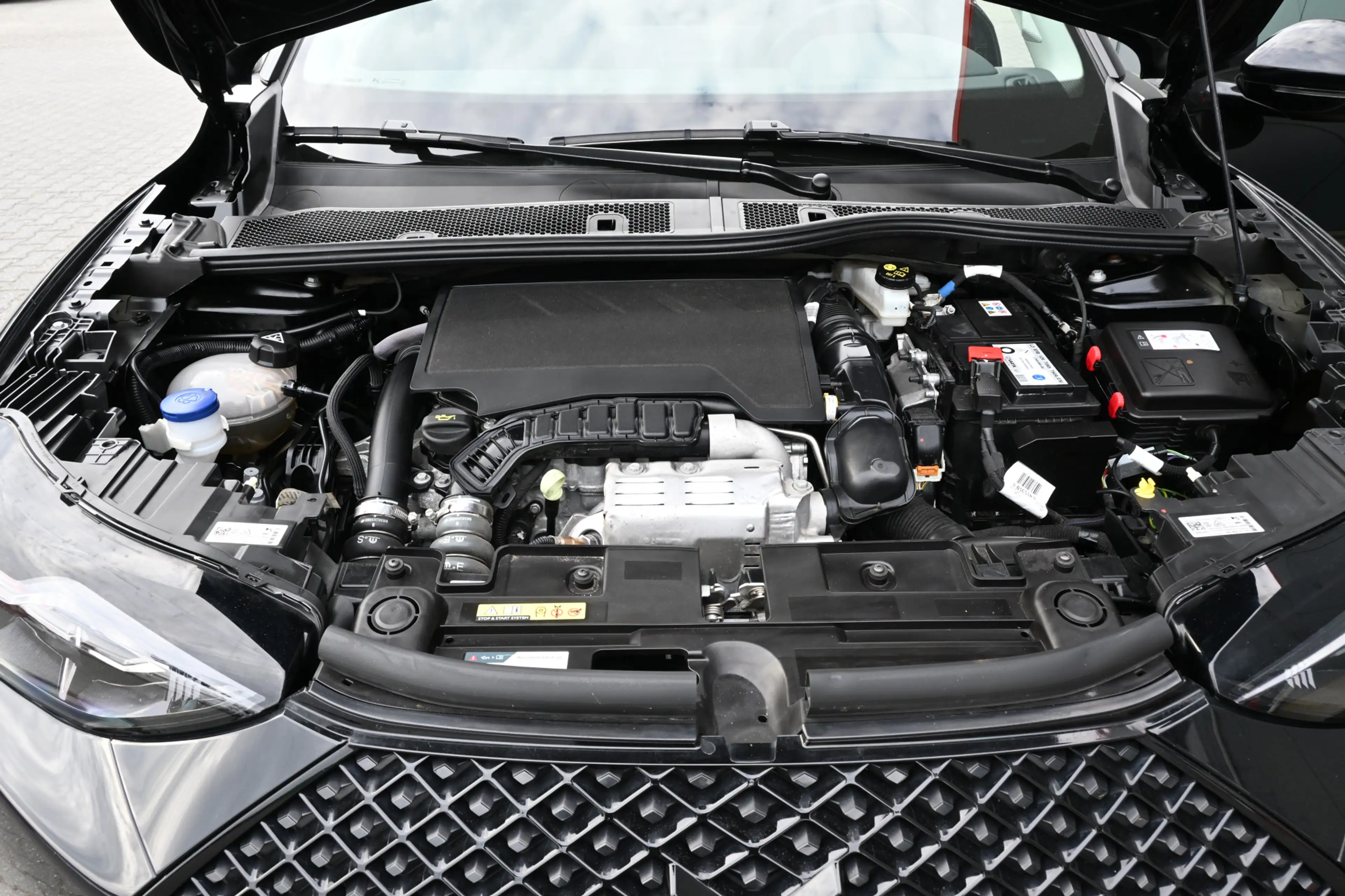 DS Automobiles DS 3 1.2 PureTech Performance Line trekhaak camera — photo 34