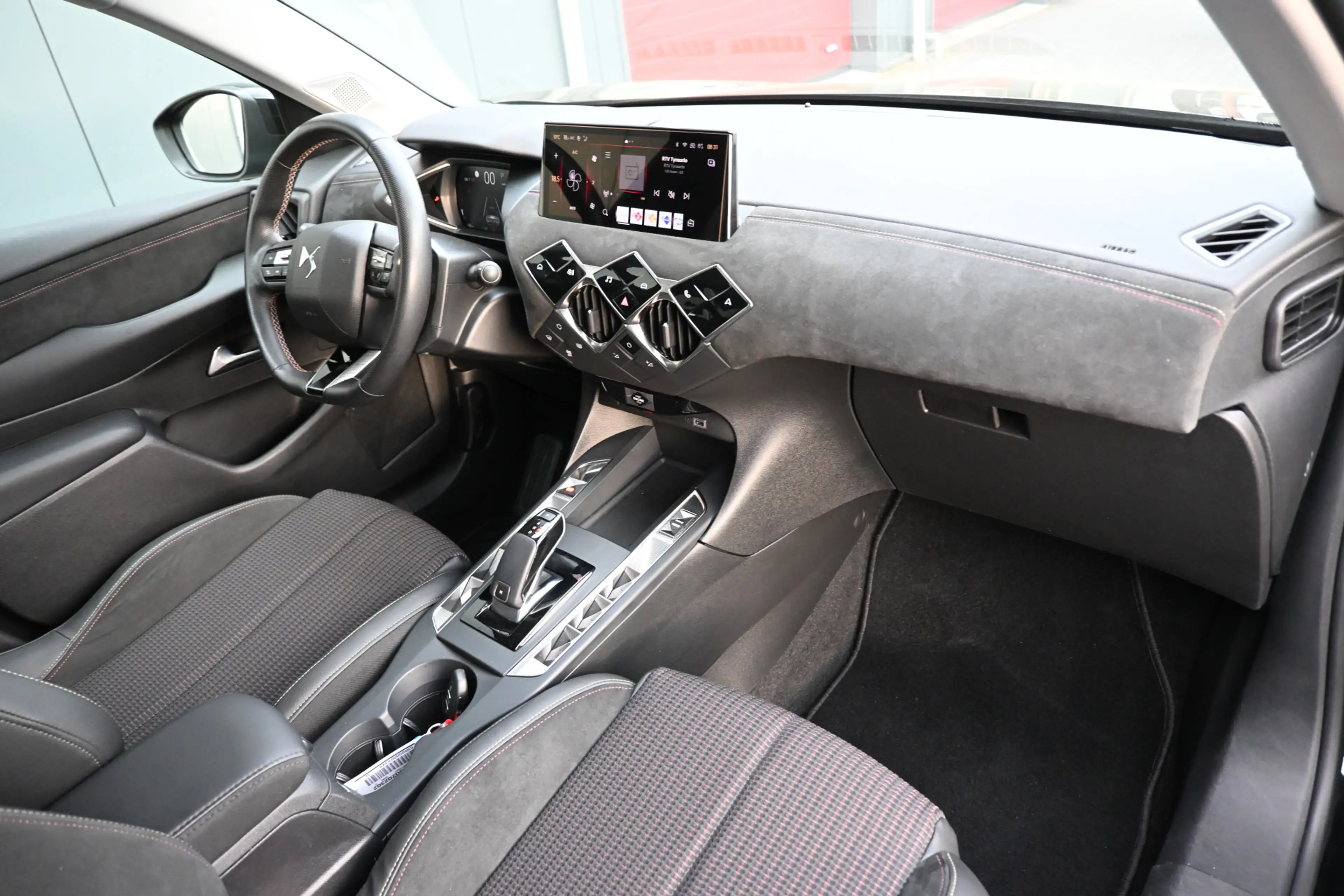 DS Automobiles DS 3 1.2 PureTech Performance Line trekhaak camera — photo 31