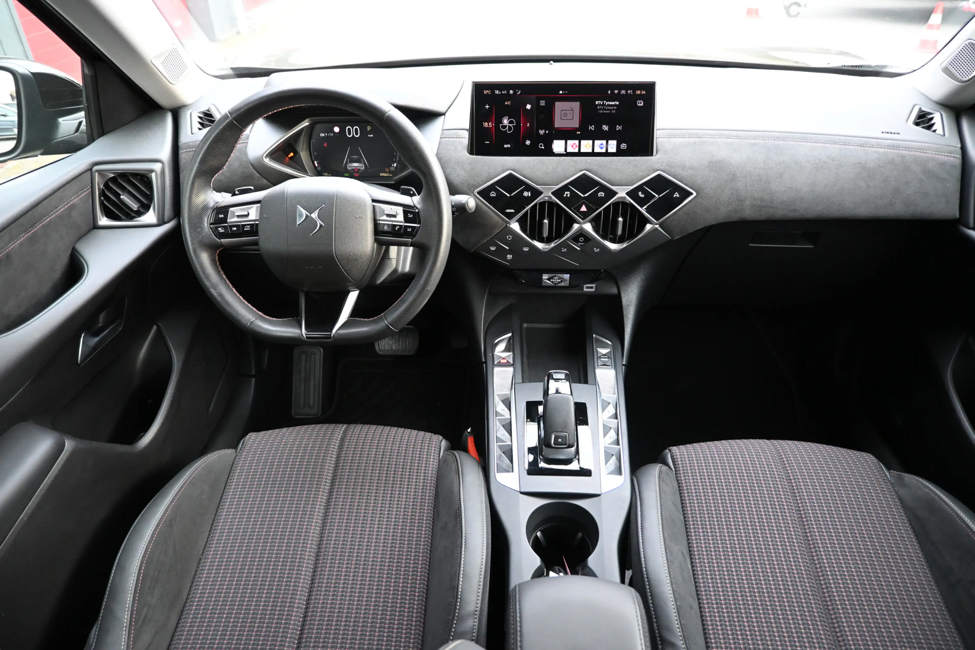 DS Automobiles DS 3 1.2 PureTech Performance Line trekhaak camera — photo 4