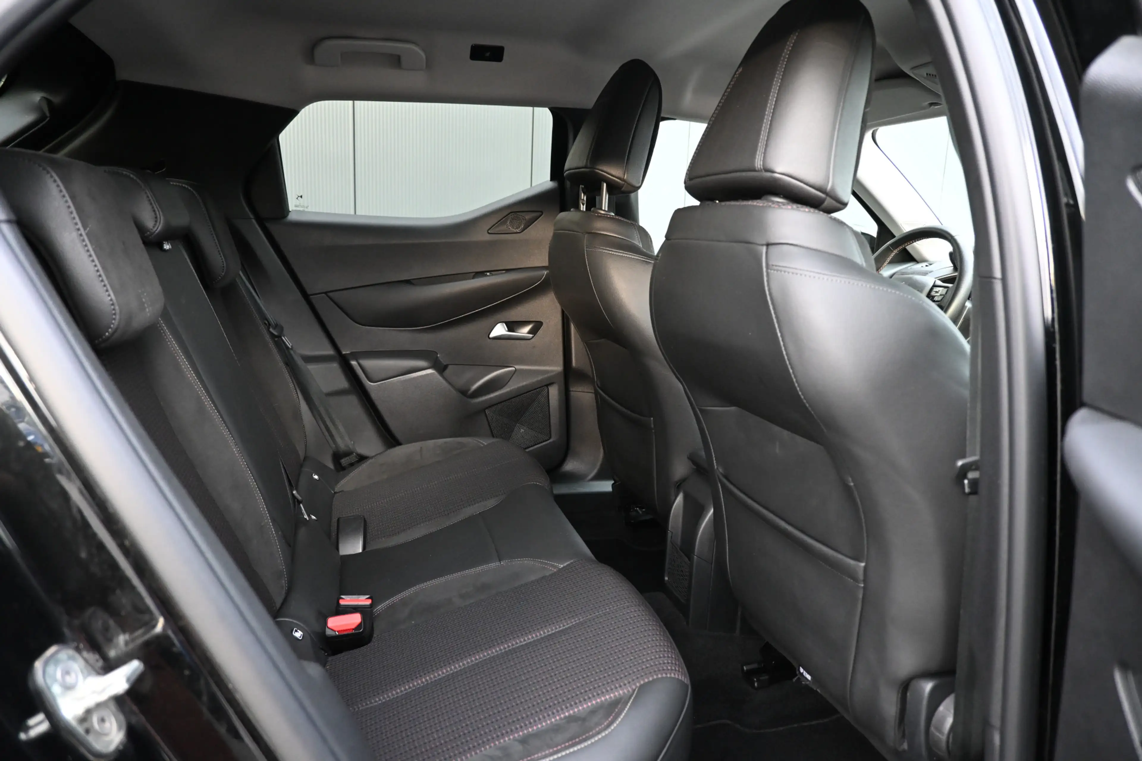 DS Automobiles DS 3 1.2 PureTech Performance Line trekhaak camera — photo 25