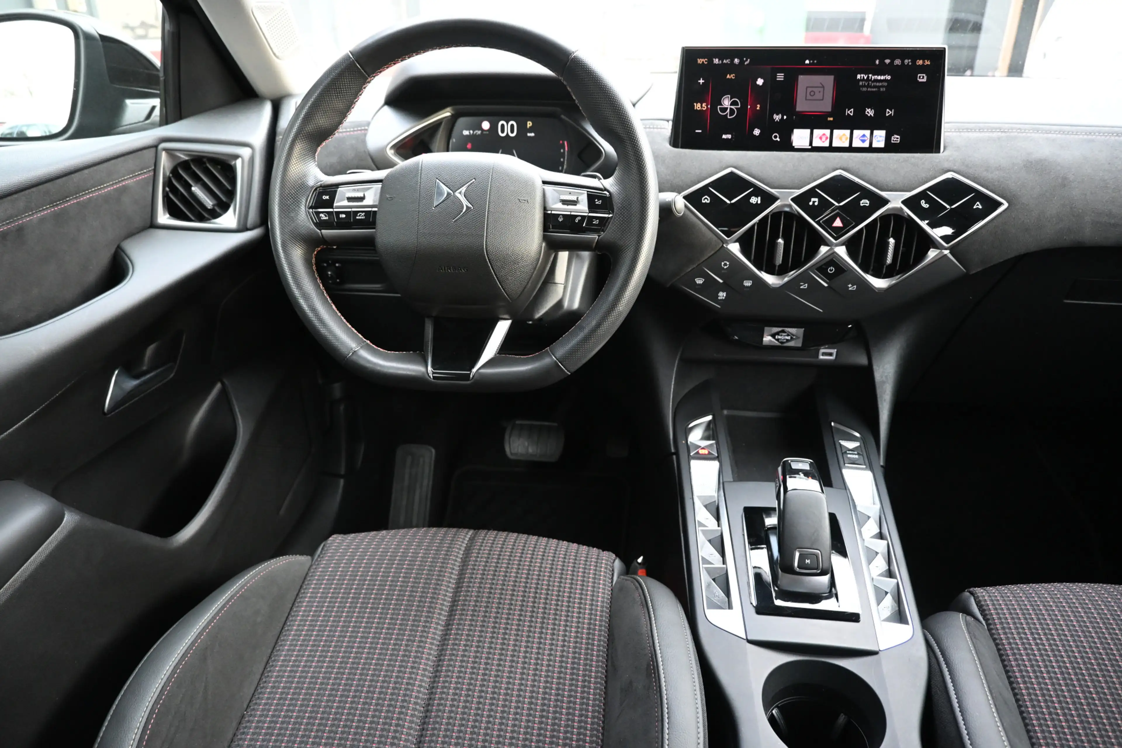 DS Automobiles DS 3 1.2 PureTech Performance Line trekhaak camera — photo 32